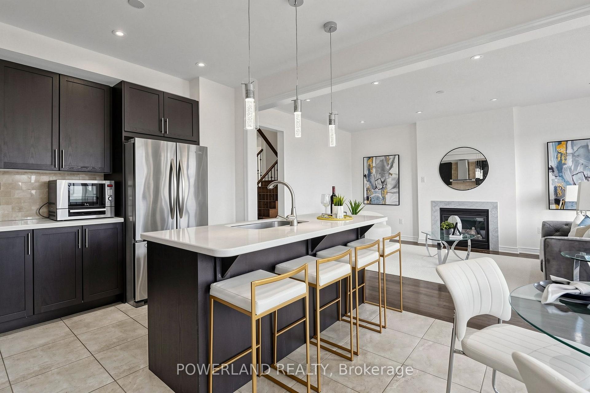 Photo 12 of 17 Fierheller Court, Markham, Berczy — HOMEH