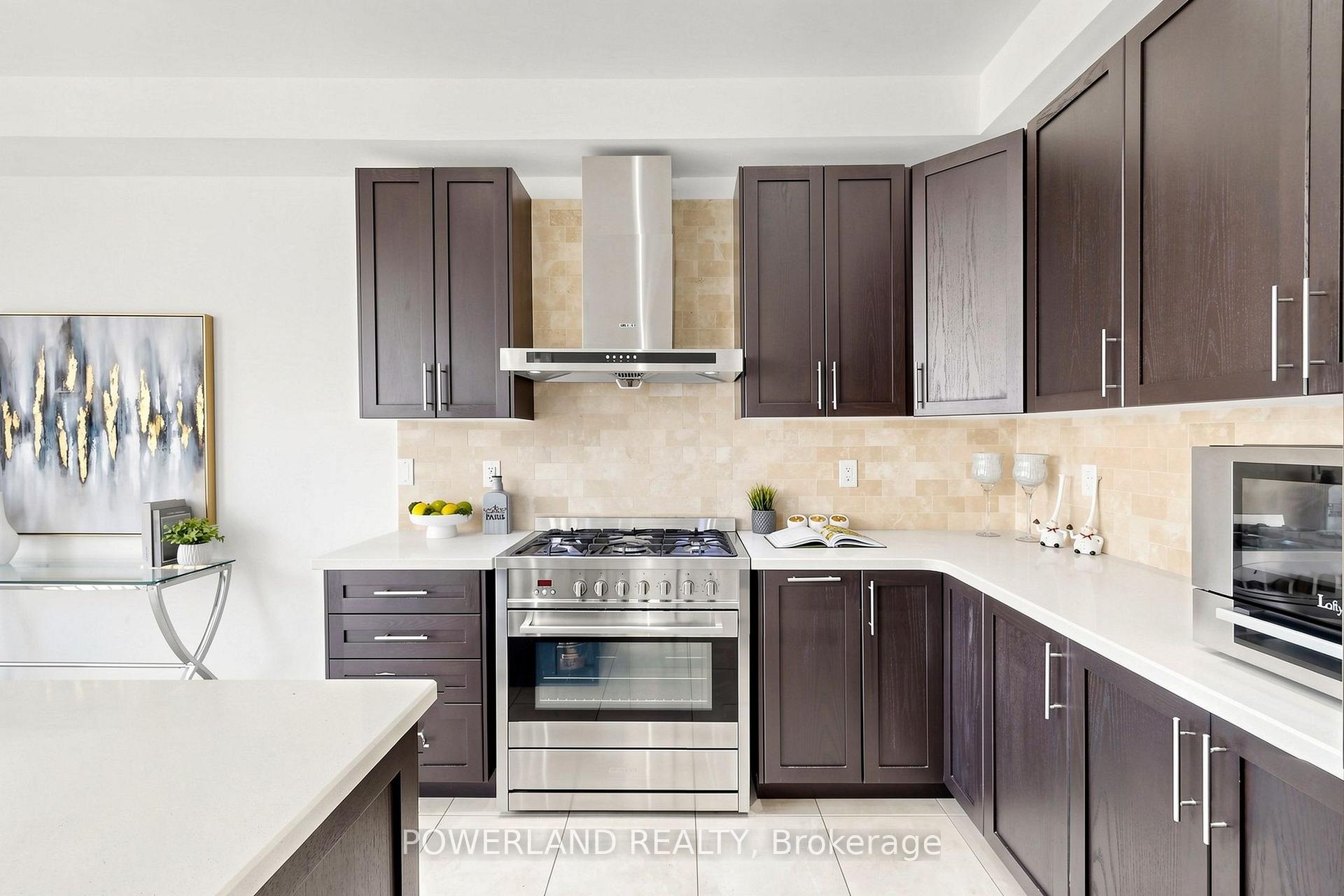 Photo 14 of 17 Fierheller Court, Markham, Berczy — HOMEH