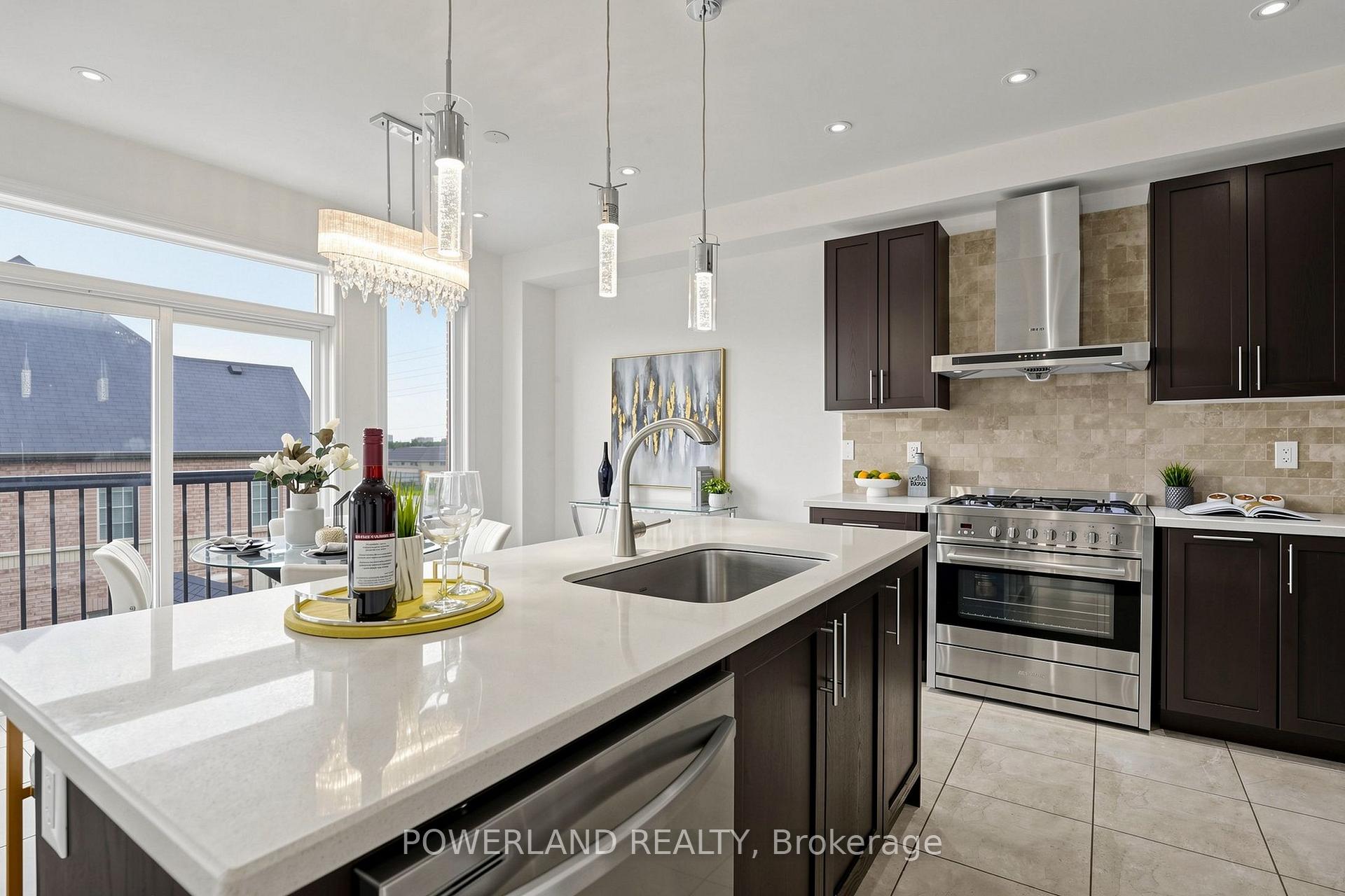 Photo 16 of 17 Fierheller Court, Markham, Berczy — HOMEH