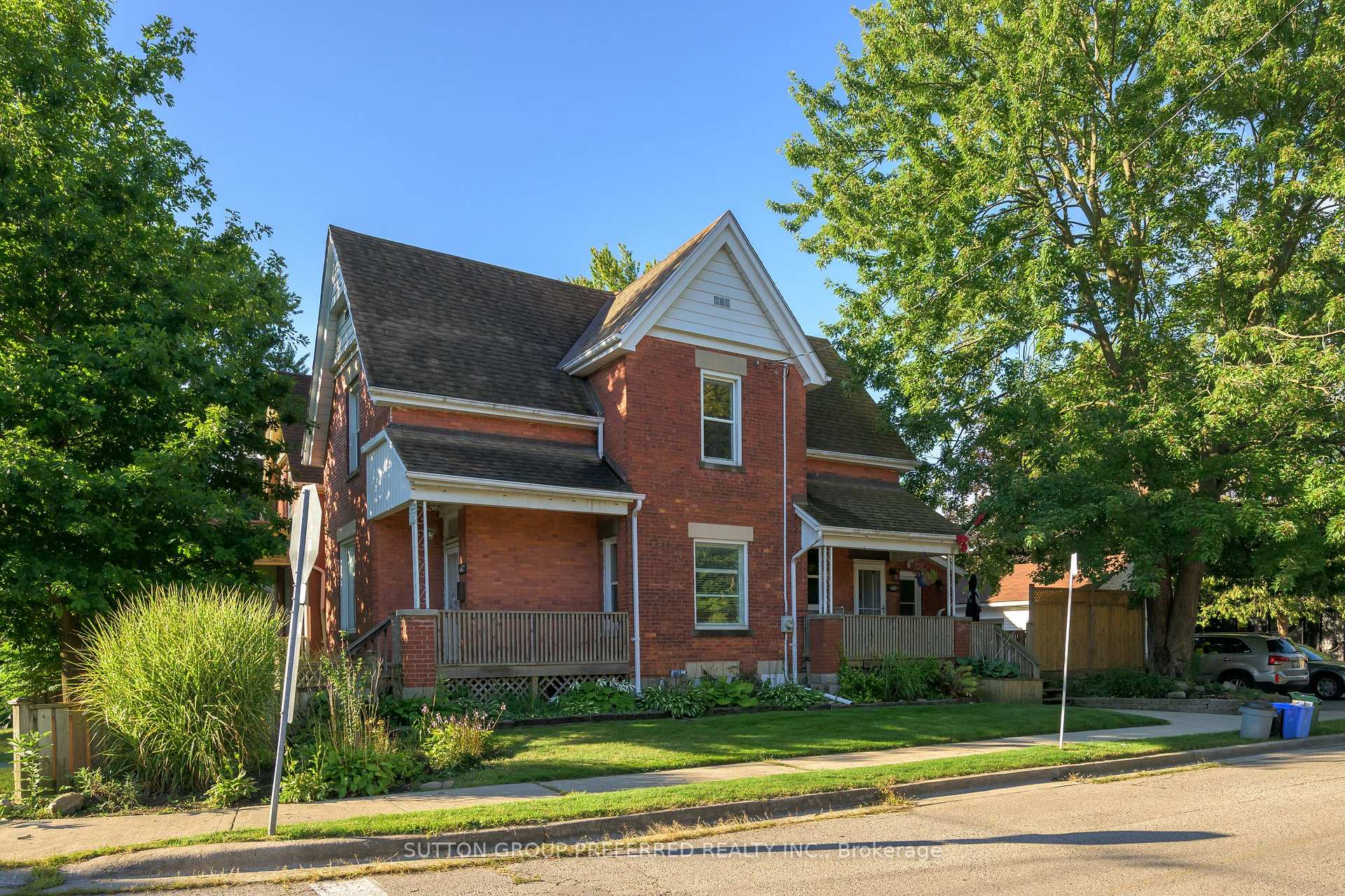Photo 2 of 447 Woodman Avenue, London, East G — HOMEH