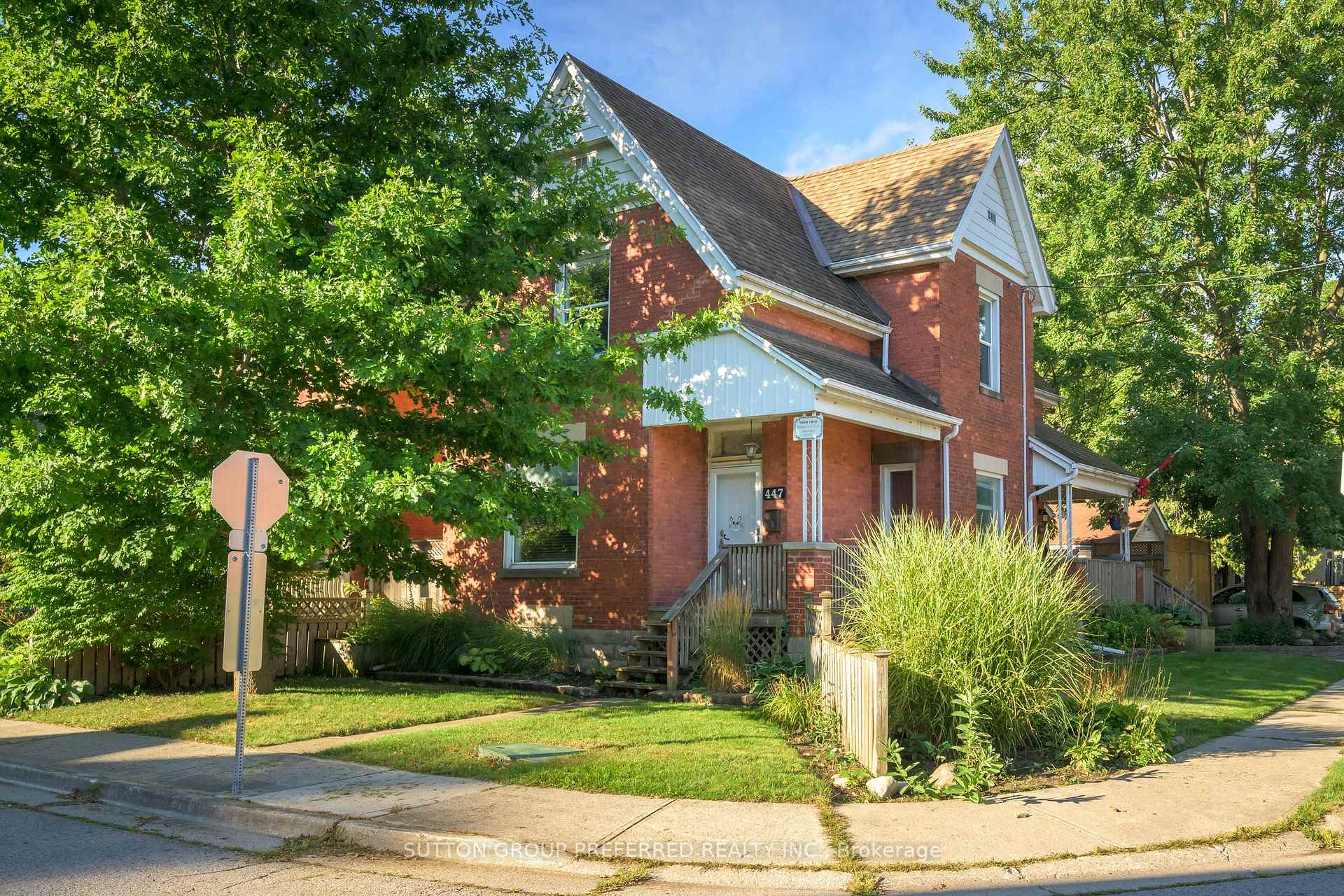 Photo 3 of 447 Woodman Avenue, London, East G — HOMEH