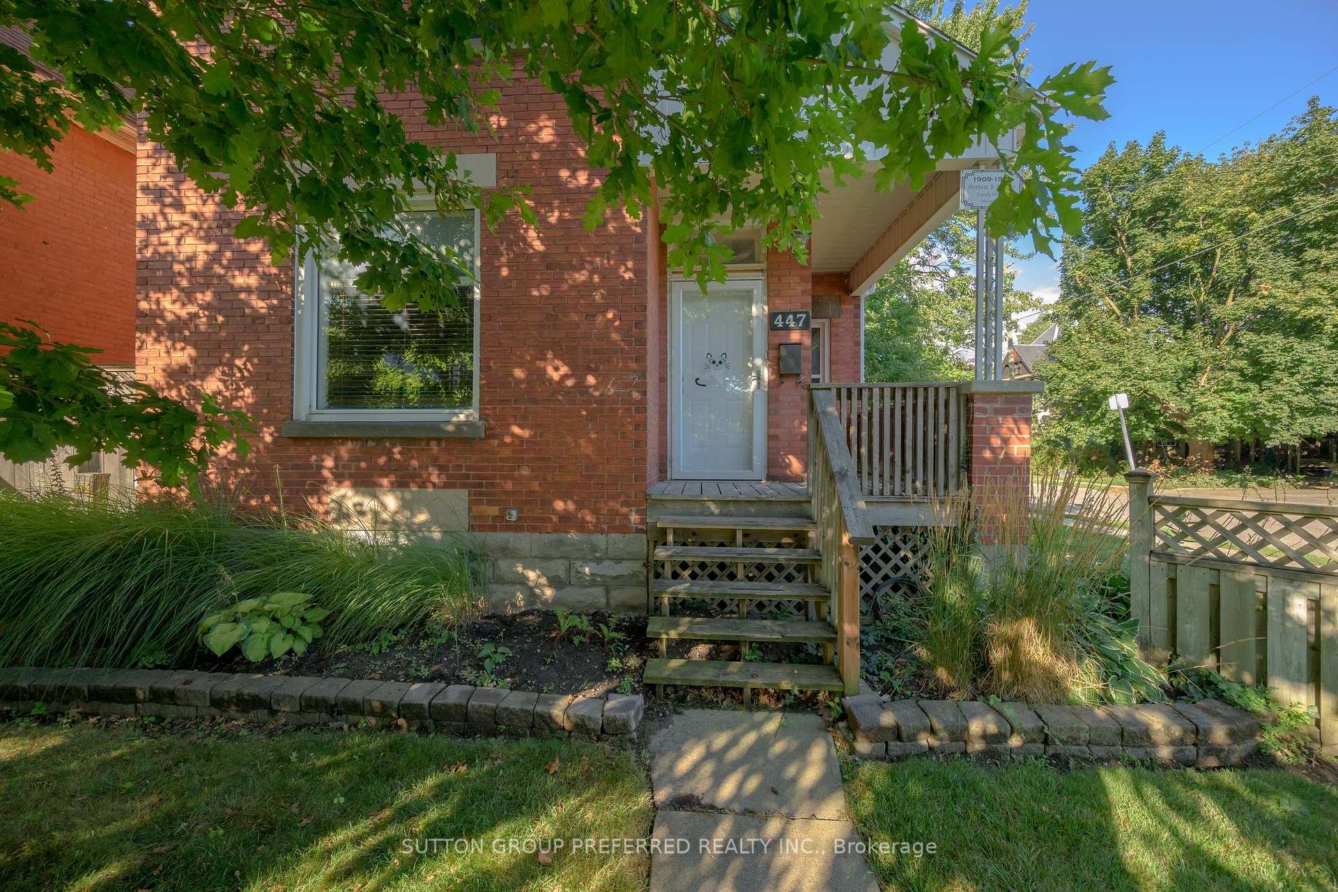 Photo 11 of 447 Woodman Avenue, London, East G — HOMEH