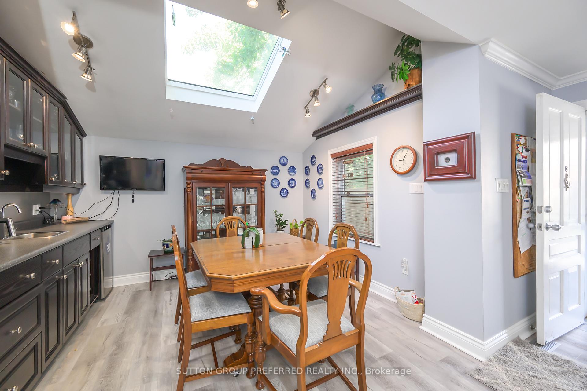 Photo 18 of 447 Woodman Avenue, London, East G — HOMEH