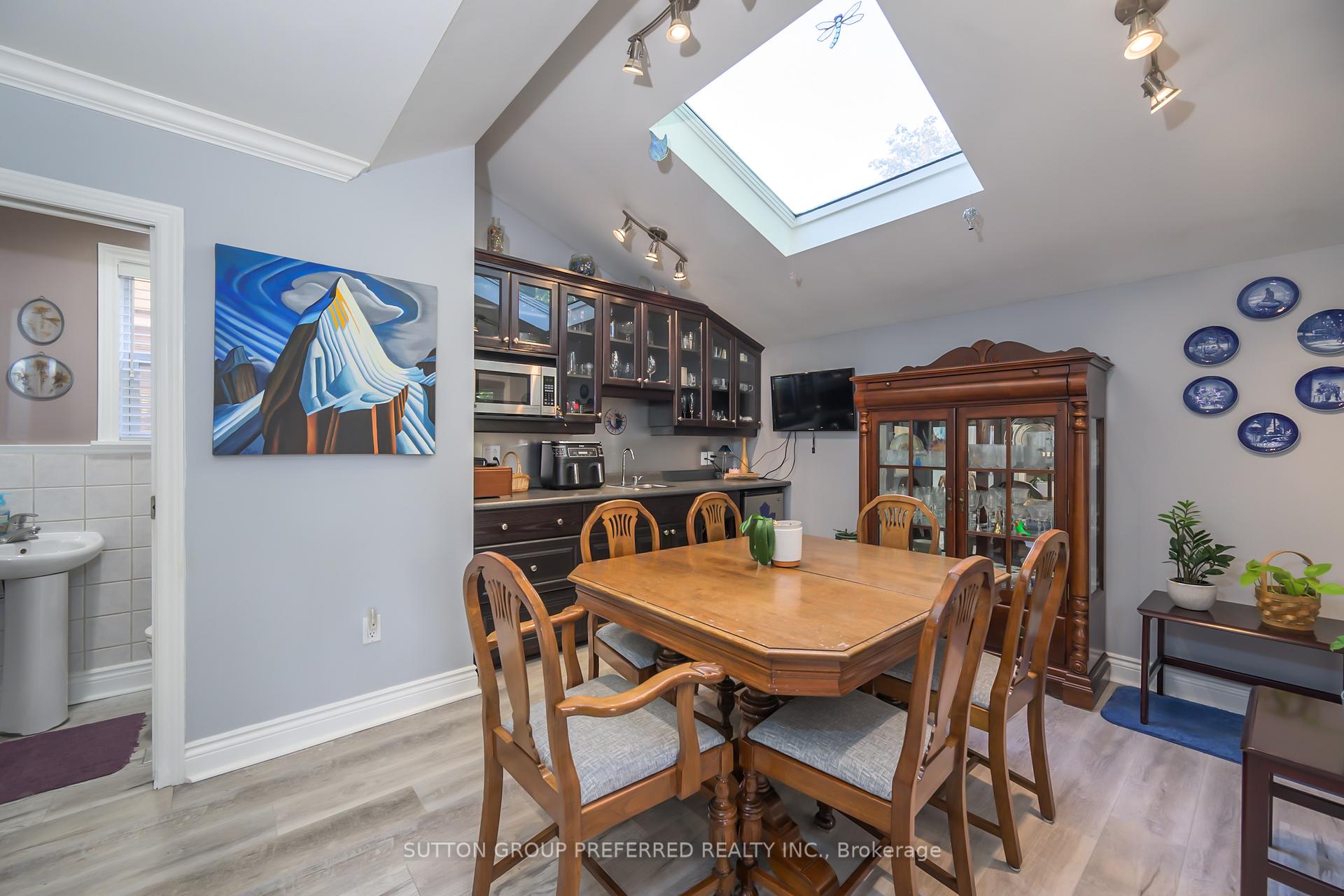 Photo 19 of 447 Woodman Avenue, London, East G — HOMEH