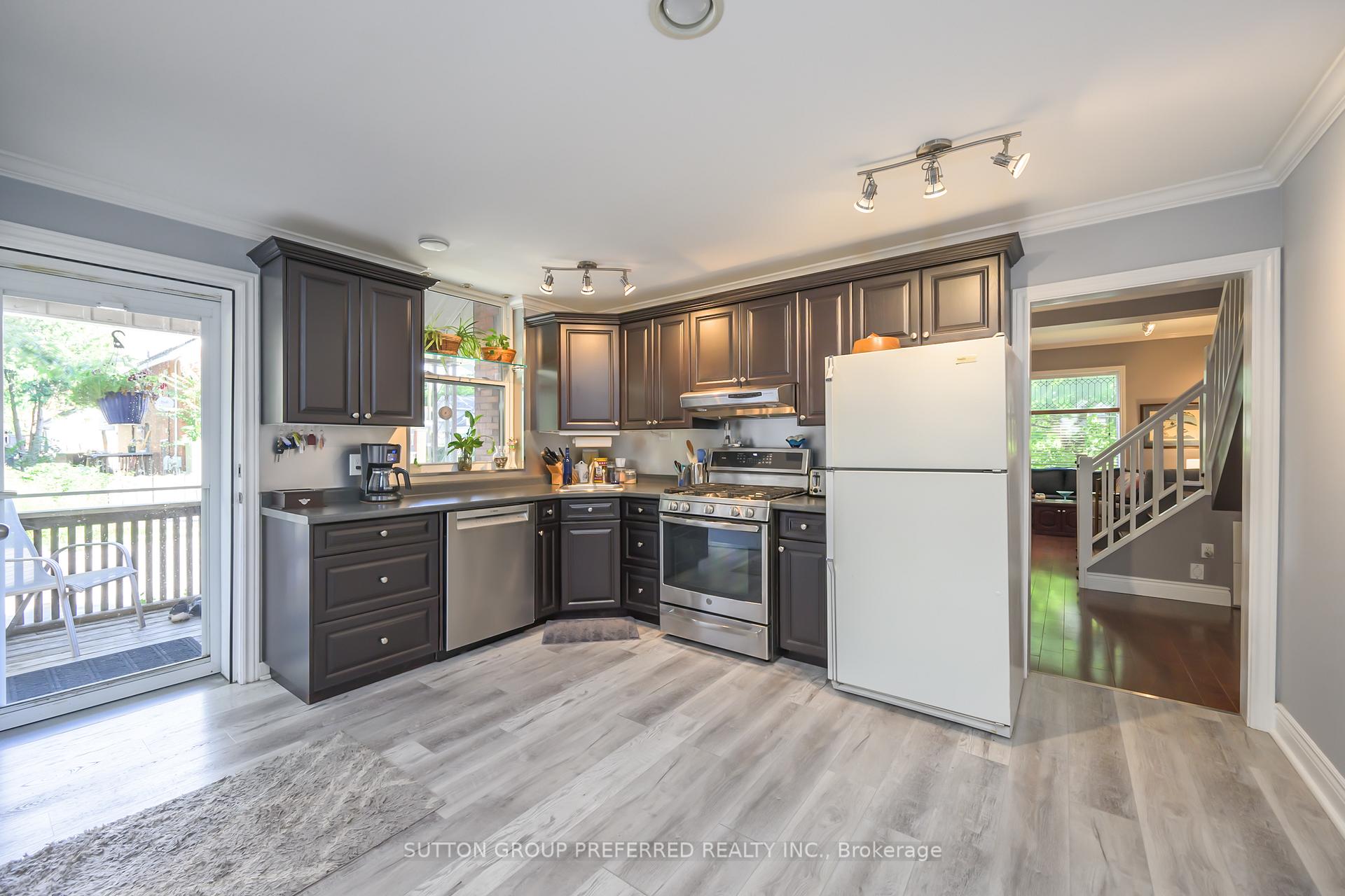 Photo 20 of 447 Woodman Avenue, London, East G — HOMEH