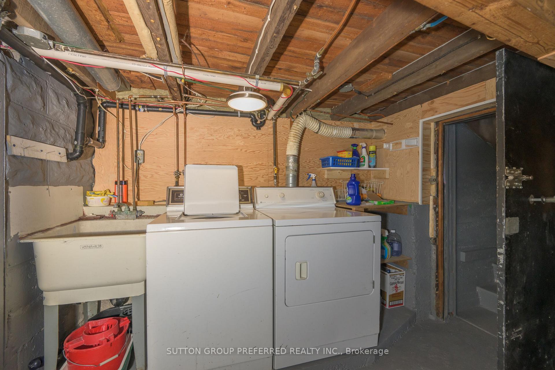 Photo 36 of 447 Woodman Avenue, London, East G — HOMEH