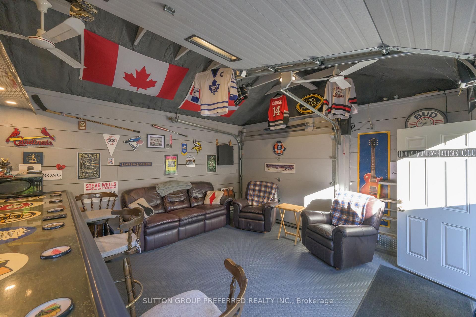 Photo 39 of 447 Woodman Avenue, London, East G — HOMEH