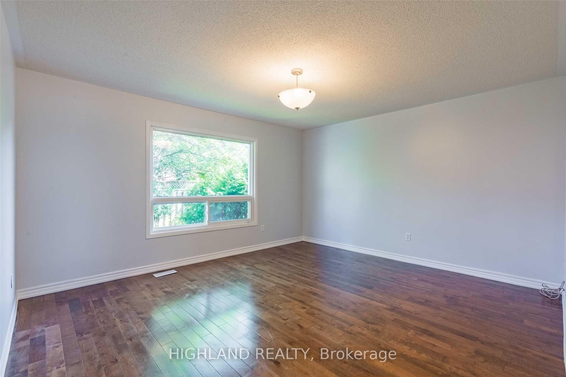 Photo 3 of 1130 Glen Valley Road, Oakville, West Oak Trails — HOMEH