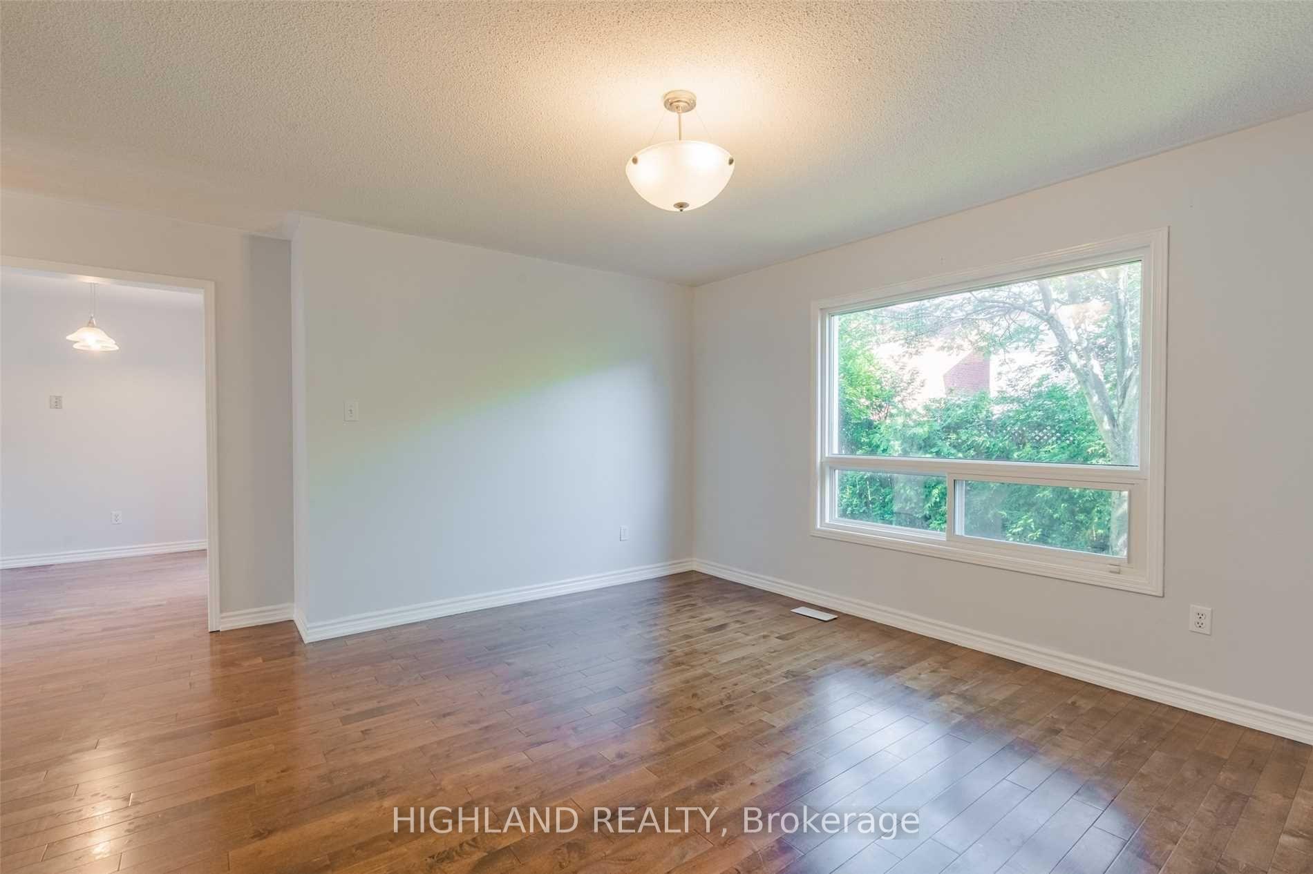 Photo 4 of 1130 Glen Valley Road, Oakville, West Oak Trails — HOMEH