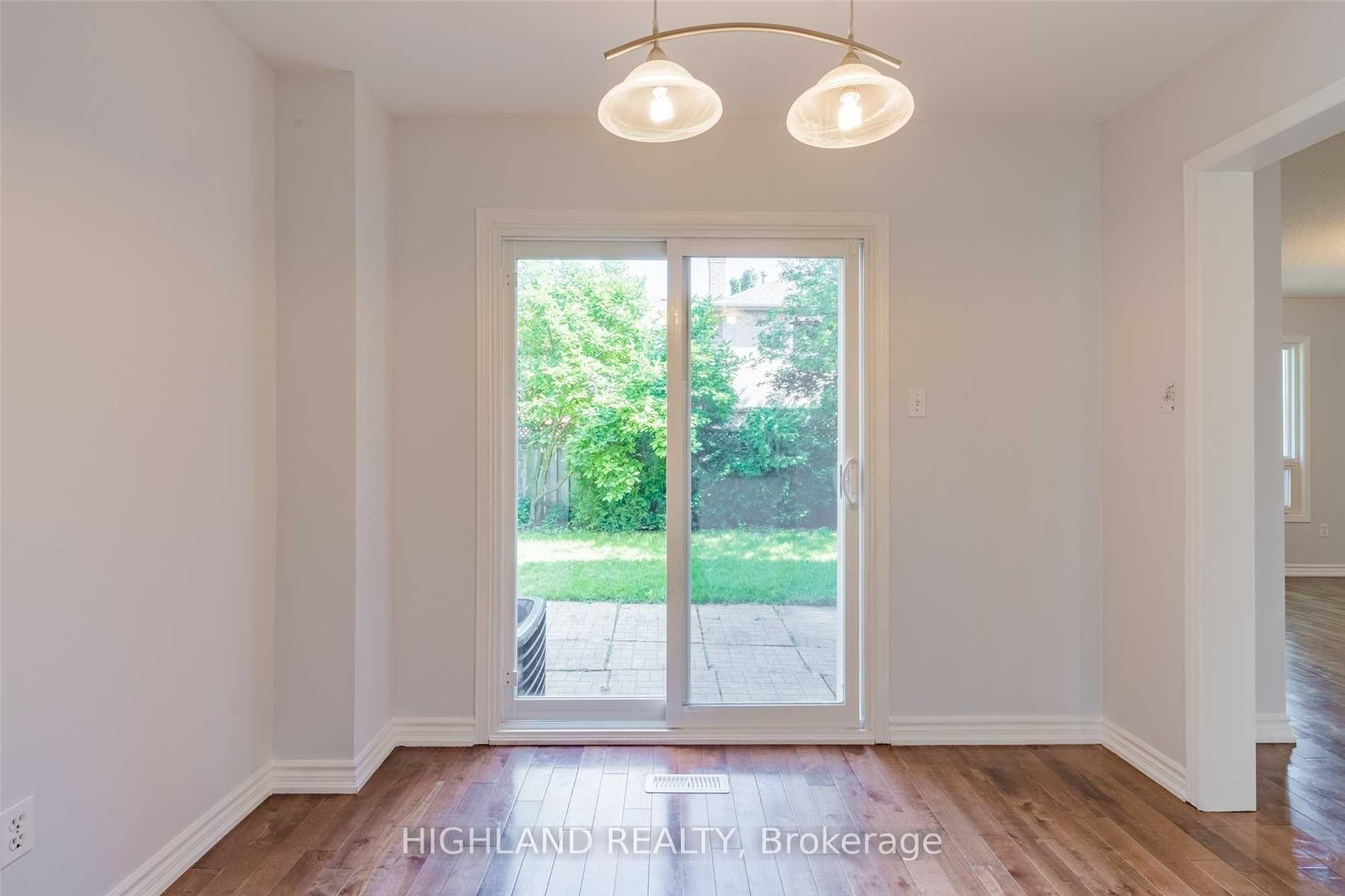 Photo 5 of 1130 Glen Valley Road, Oakville, West Oak Trails — HOMEH