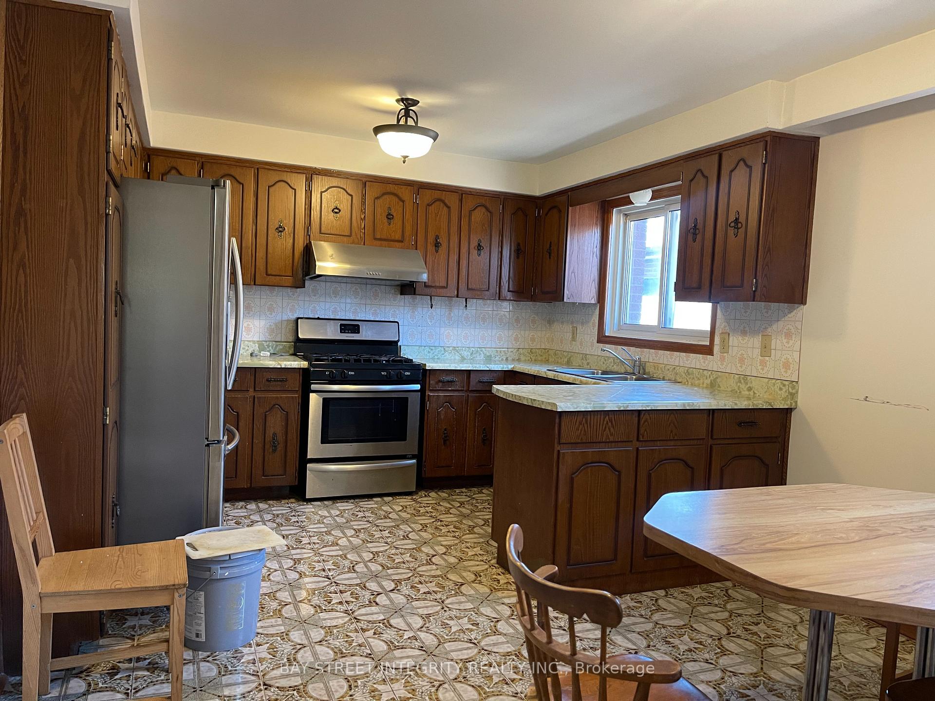 Photo 5 of 34 Iangrove Terrace, Scarborough, L'Amoreaux — HOMEH