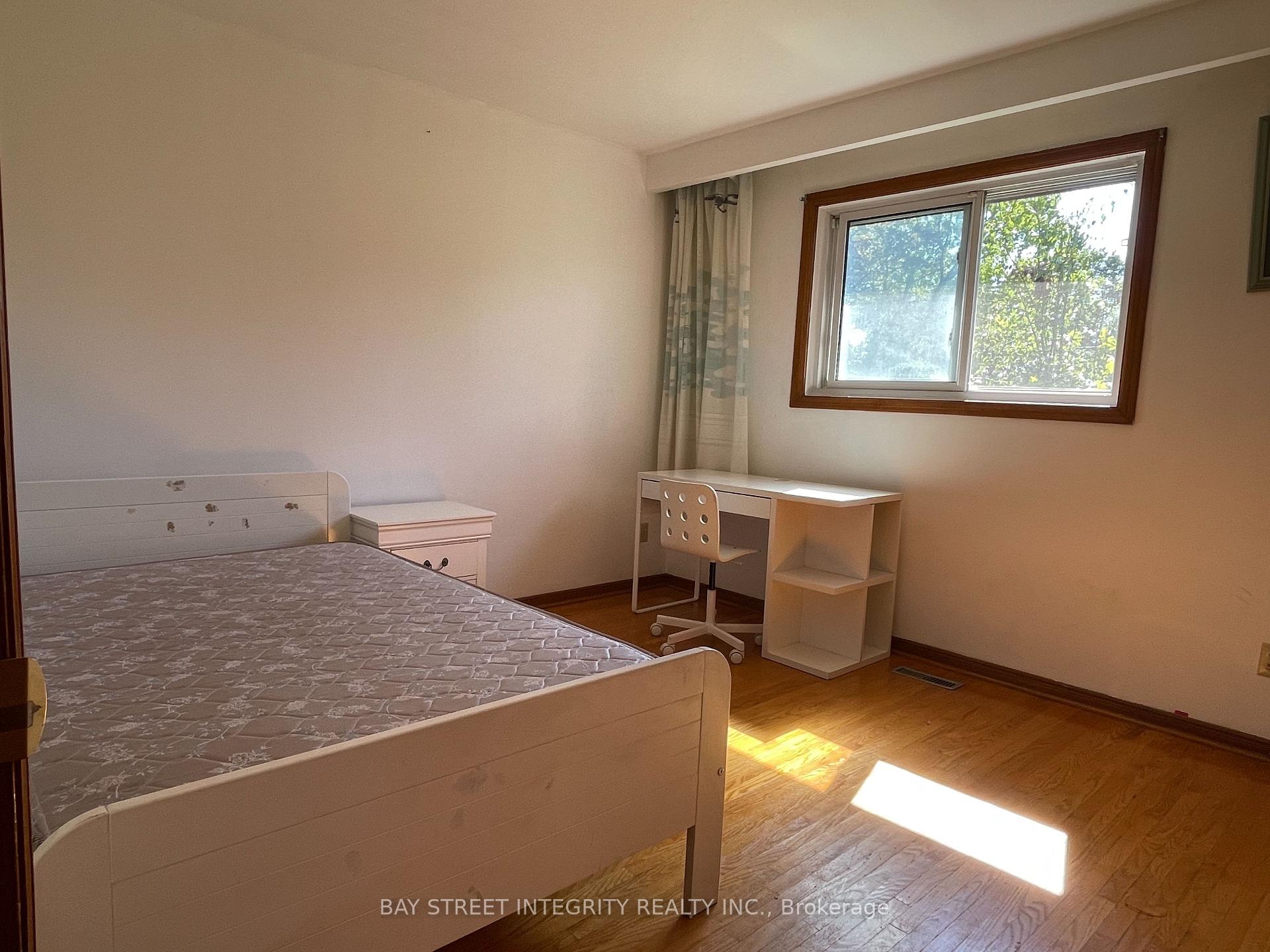 Photo 13 of 34 Iangrove Terrace, Scarborough, L'Amoreaux — HOMEH