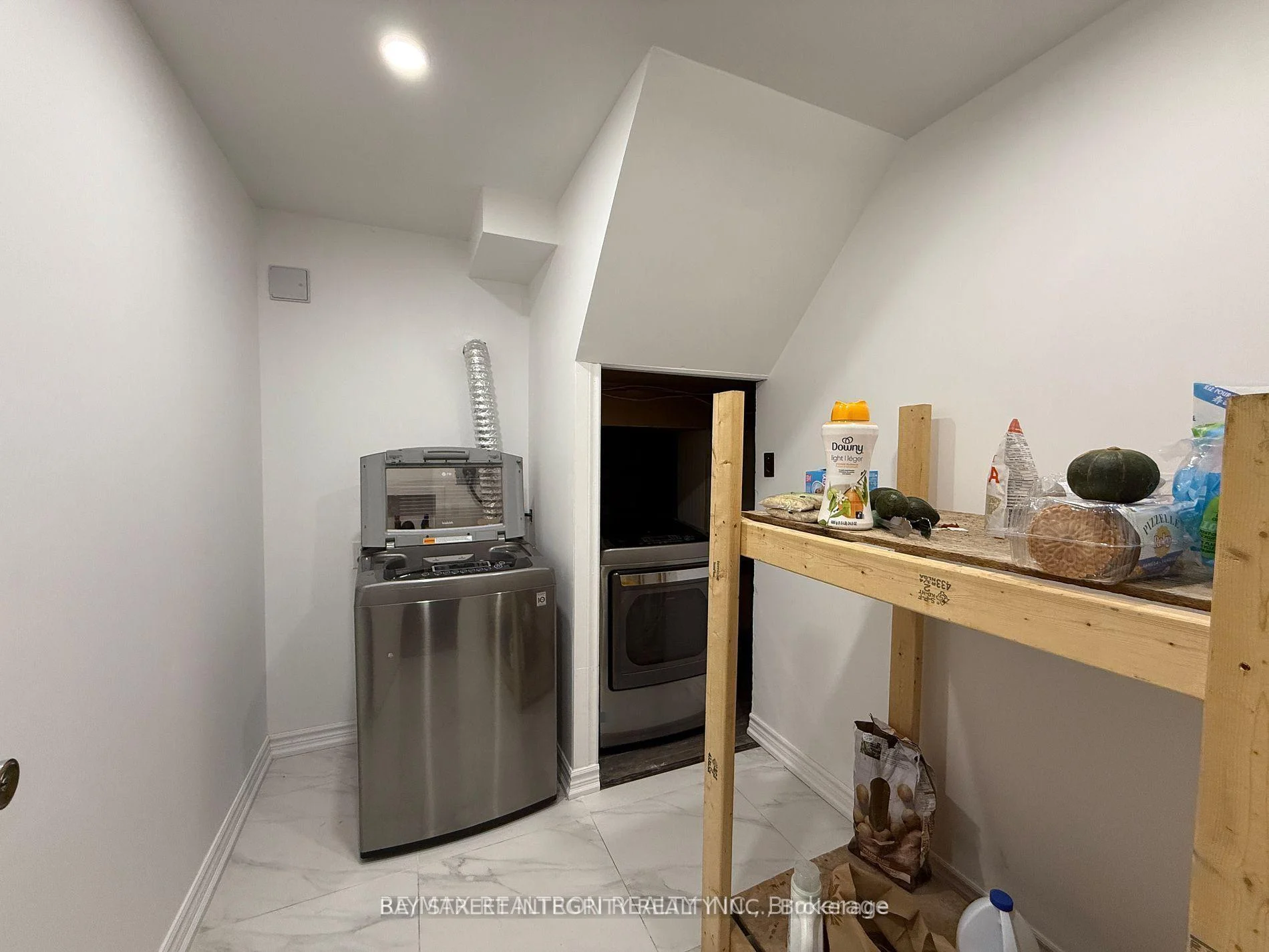 Photo 20 of 34 Iangrove Terrace, Scarborough, L'Amoreaux — HOMEH