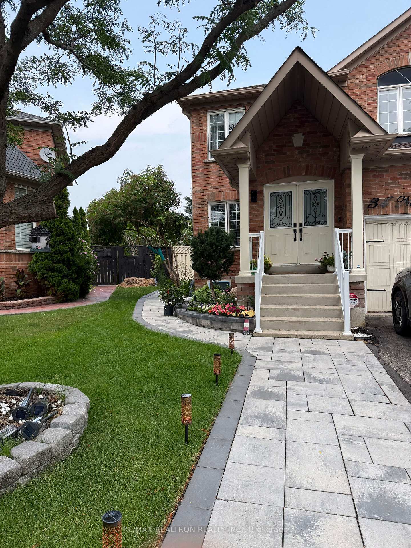 Photo 1 of Unit Basement Unit, 34 Nostalgia Court, Brampton, Fletcher's Creek Village — HOMEH