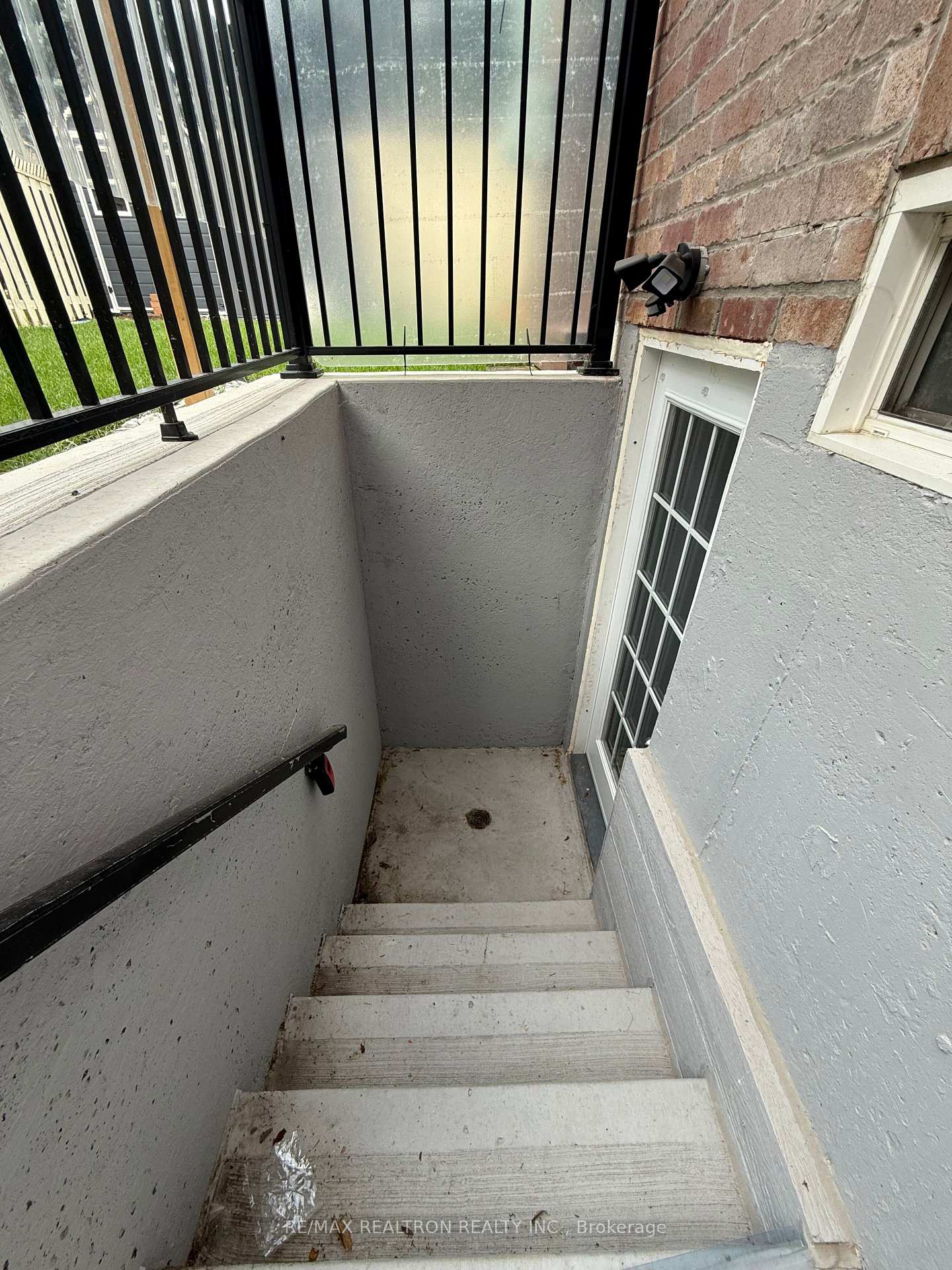 Photo 15 of Unit Basement Unit, 34 Nostalgia Court, Brampton, Fletcher's Creek Village — HOMEH