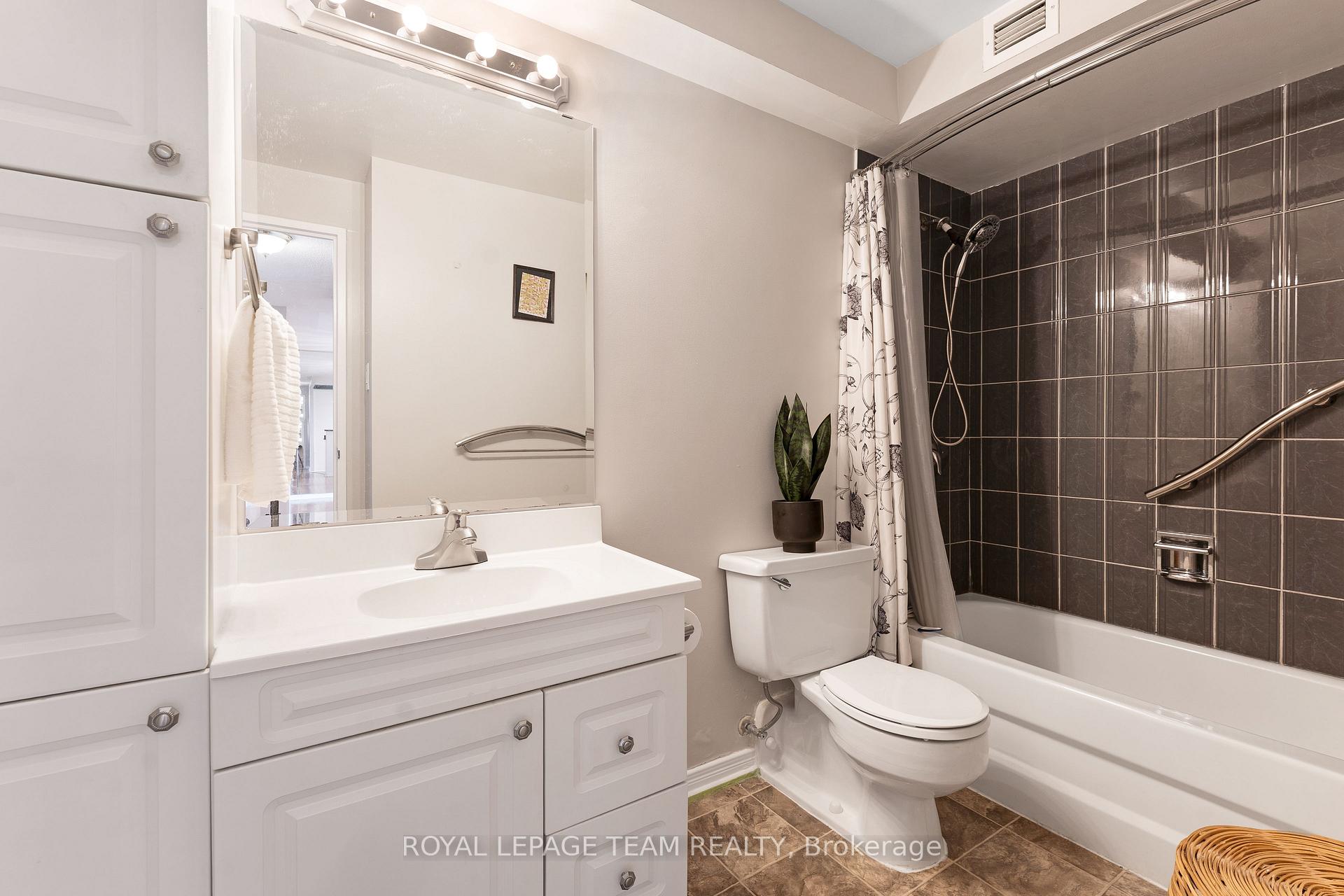 Photo 17 of Unit 1402, 415 Greenview Avenue, Ottawa, Britannia — HOMEH