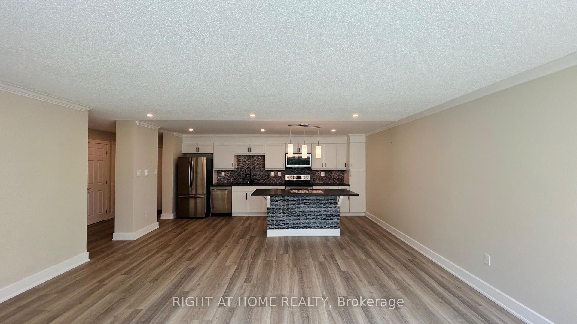 Photo 4 of Unit 103, 45 Pond Mills Road, London, South J — HOMEH