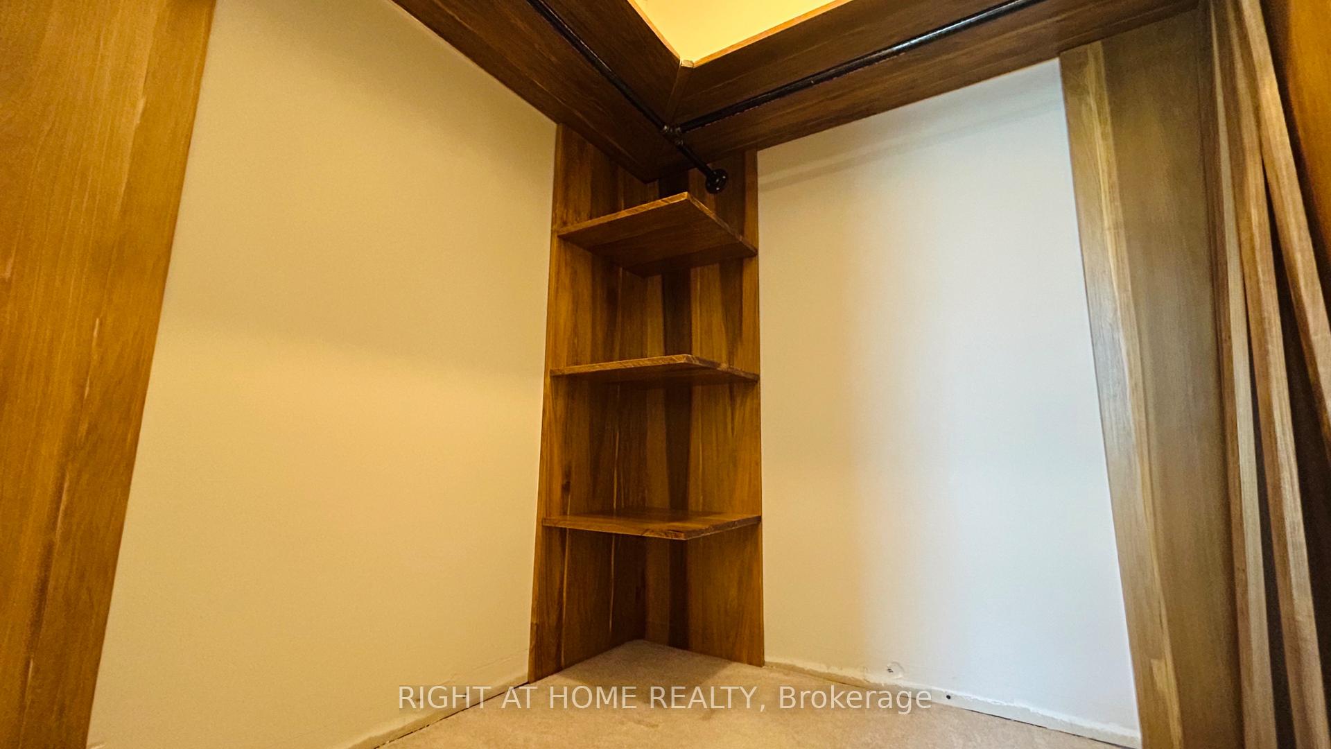 Photo 13 of Unit 103, 45 Pond Mills Road, London, South J — HOMEH