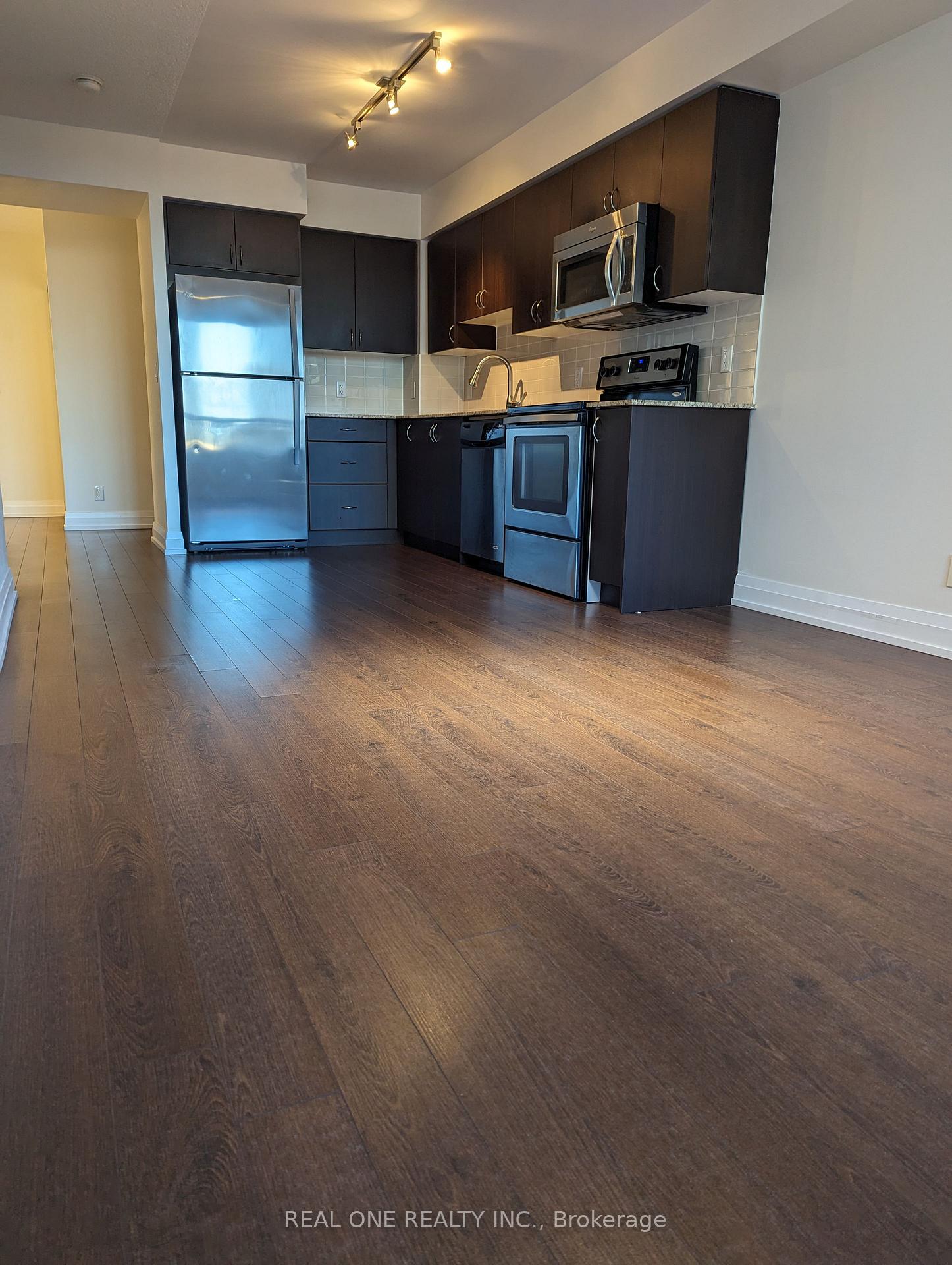 Photo 3 of Unit 326, 372 Highway 7 E, Richmond Hill, Doncrest — HOMEH