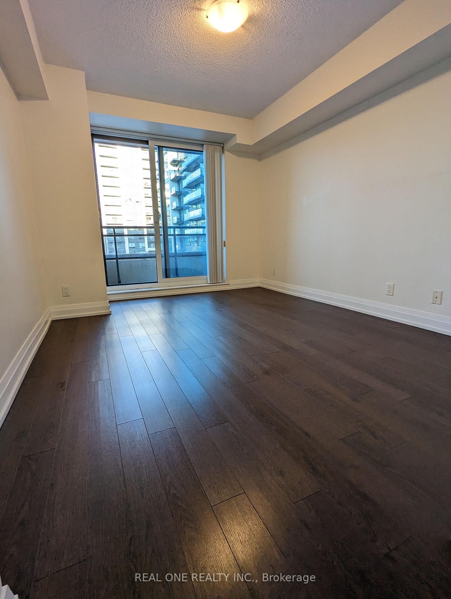 Photo 5 of Unit 326, 372 Highway 7 E, Richmond Hill, Doncrest — HOMEH