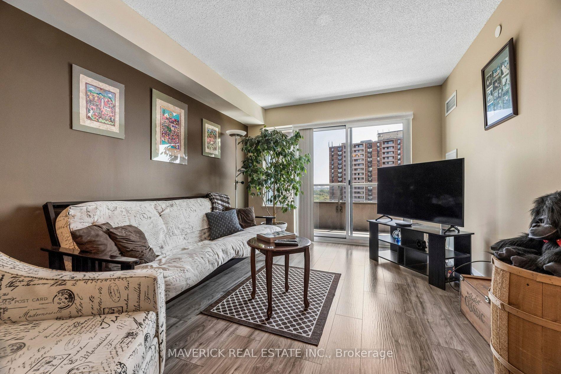 Photo 8 of Unit 706, 1215 Bayly Street, Pickering, Bay Ridges — HOMEH