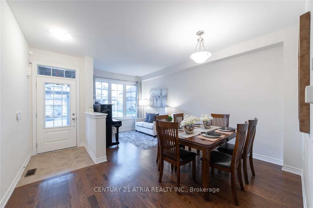 Photo 3 of 58 Mondial Crescent, East Gwillimbury, Queensville — HOMEH