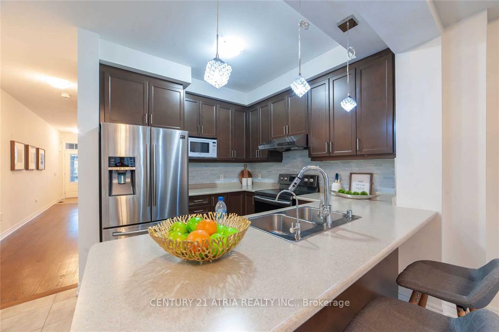 Photo 4 of 58 Mondial Crescent, East Gwillimbury, Queensville — HOMEH