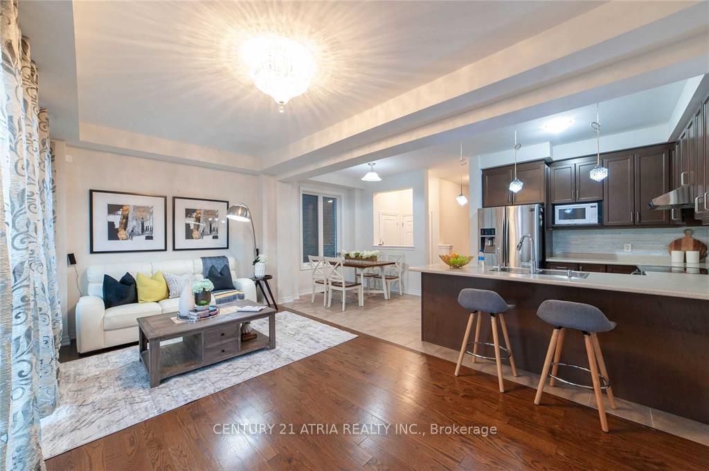 Photo 5 of 58 Mondial Crescent, East Gwillimbury, Queensville — HOMEH