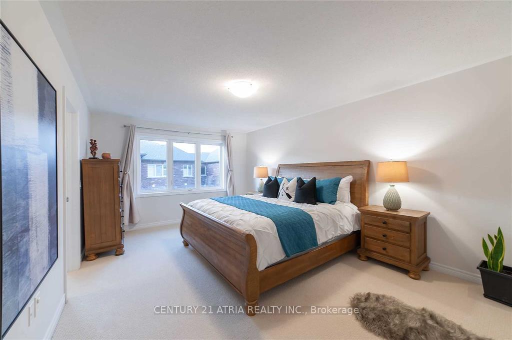 Photo 8 of 58 Mondial Crescent, East Gwillimbury, Queensville — HOMEH