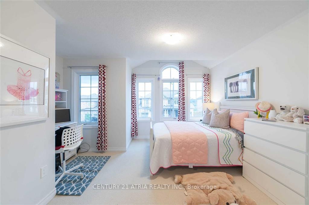 Photo 16 of 58 Mondial Crescent, East Gwillimbury, Queensville — HOMEH