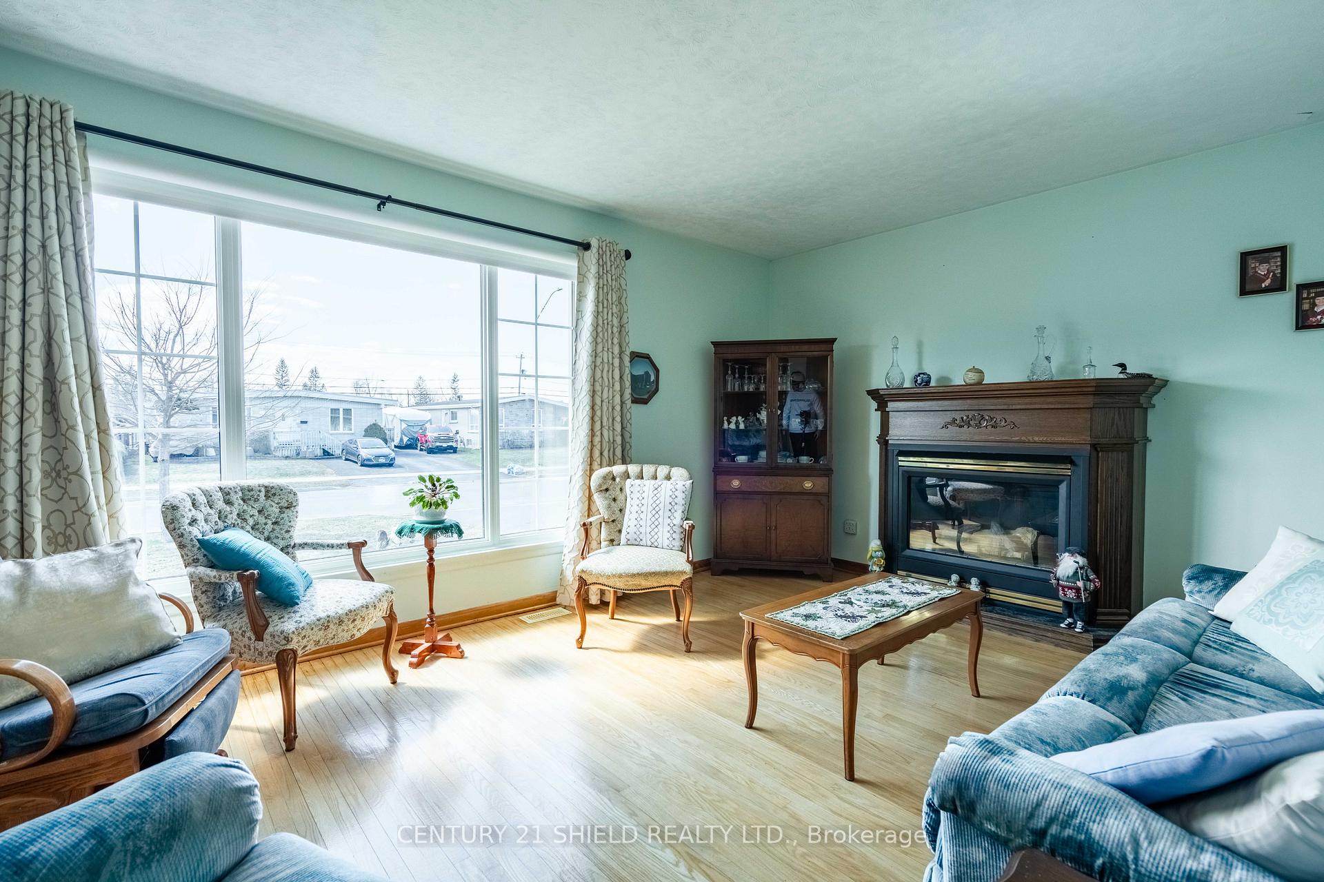 Photo 9 of 506 Anderson Drive, Cornwall — HOMEH