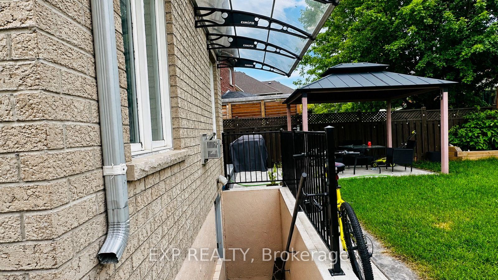 Photo 4 of 6 Lily Lane, Halton Hills, Georgetown — HOMEH
