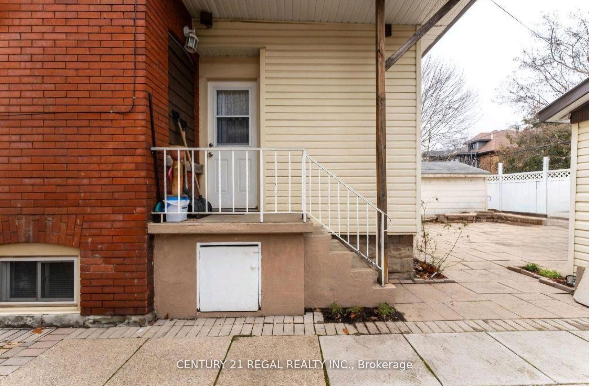 Photo 5 of Unit Main, 133 Eastbourne Avenue, Hamilton, Blakeley — HOMEH