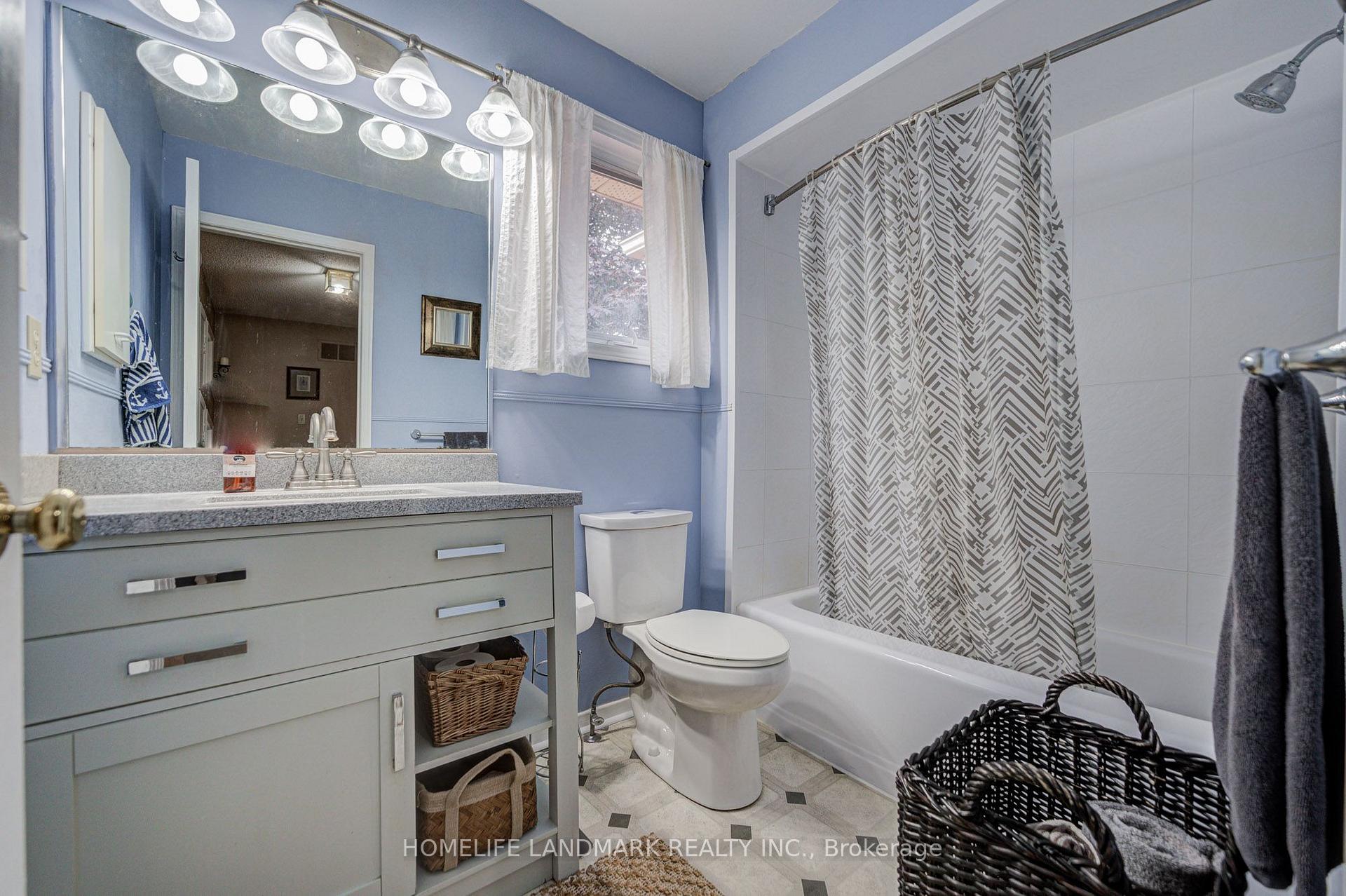 Photo 11 of 8 Closs Square, Aurora, Aurora Village — HOMEH