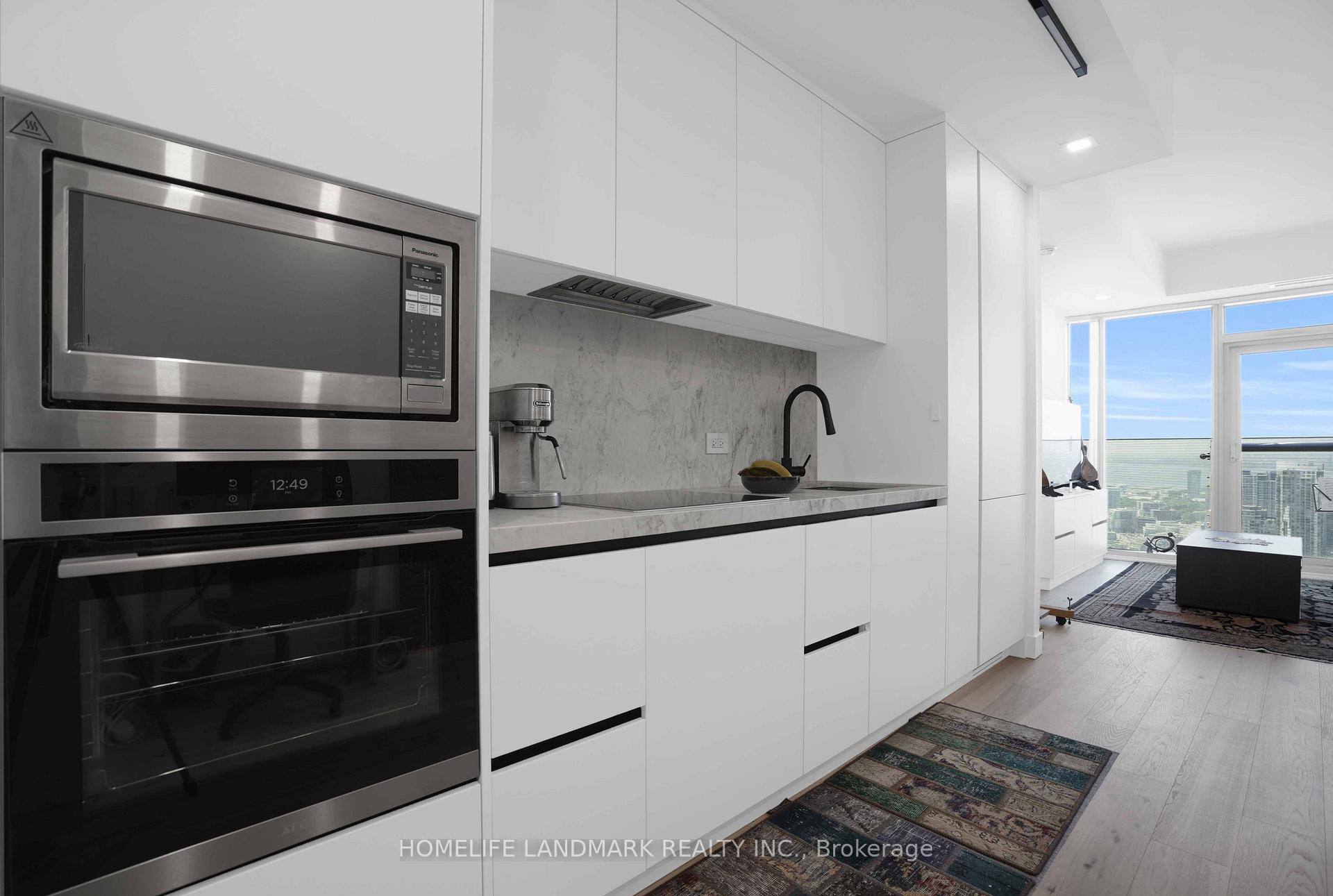 Photo 4 of Unit 5207, 14 York Street, Toronto, Waterfront Communities — HOMEH