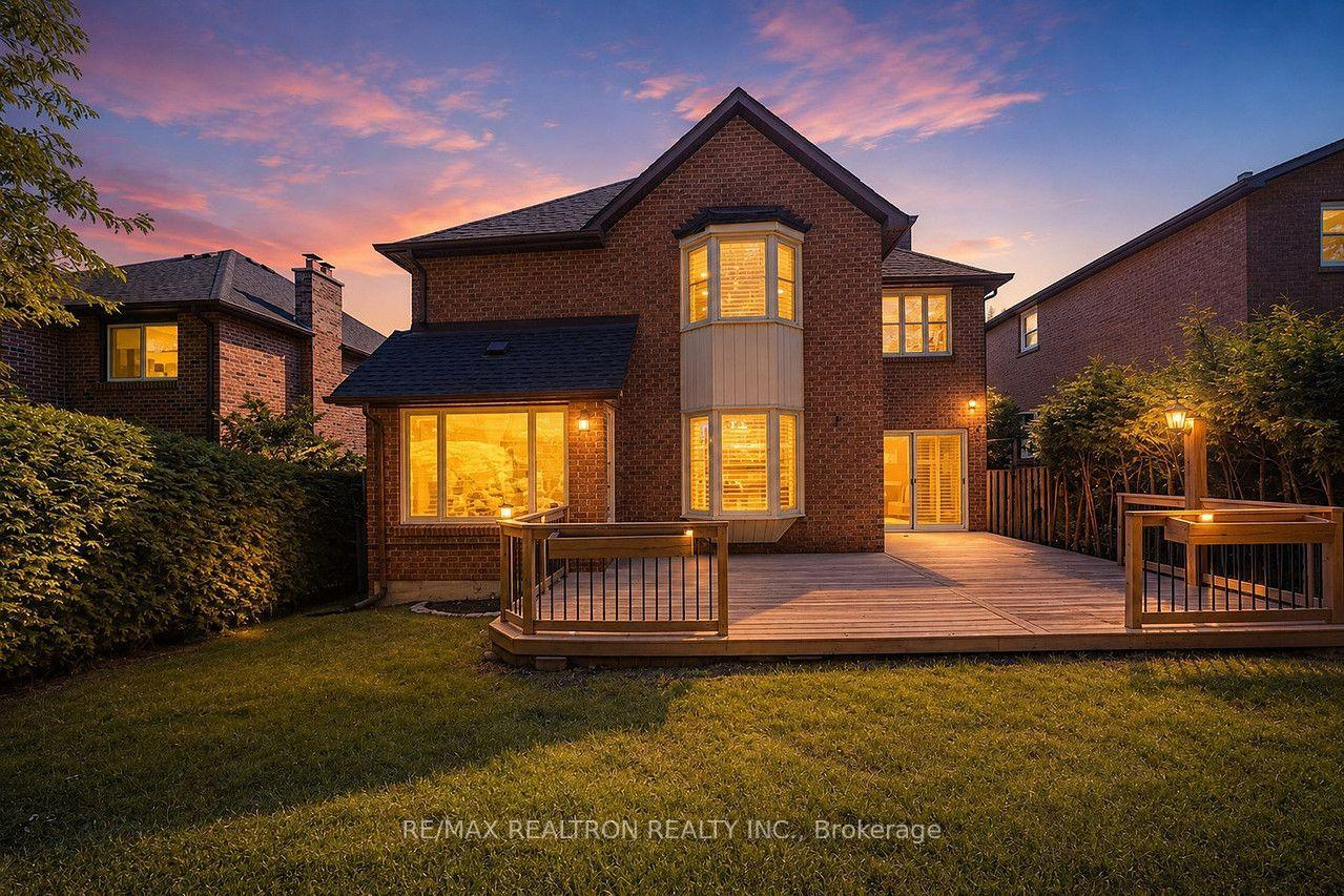 Photo 3 of 19 Prince Edward Boulevard, Markham, Thornlea — HOMEH
