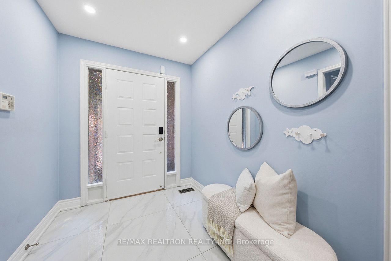 Photo 6 of 19 Prince Edward Boulevard, Markham, Thornlea — HOMEH