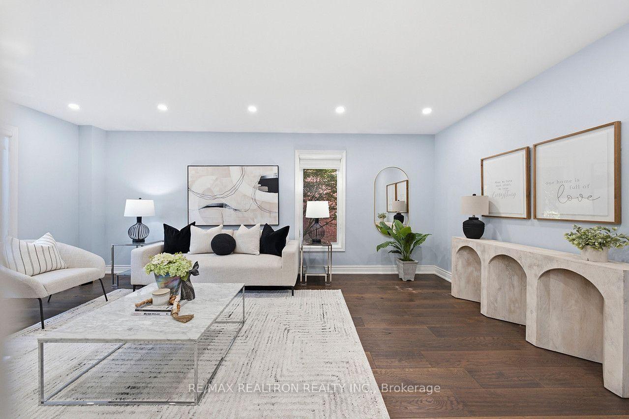 Photo 9 of 19 Prince Edward Boulevard, Markham, Thornlea — HOMEH