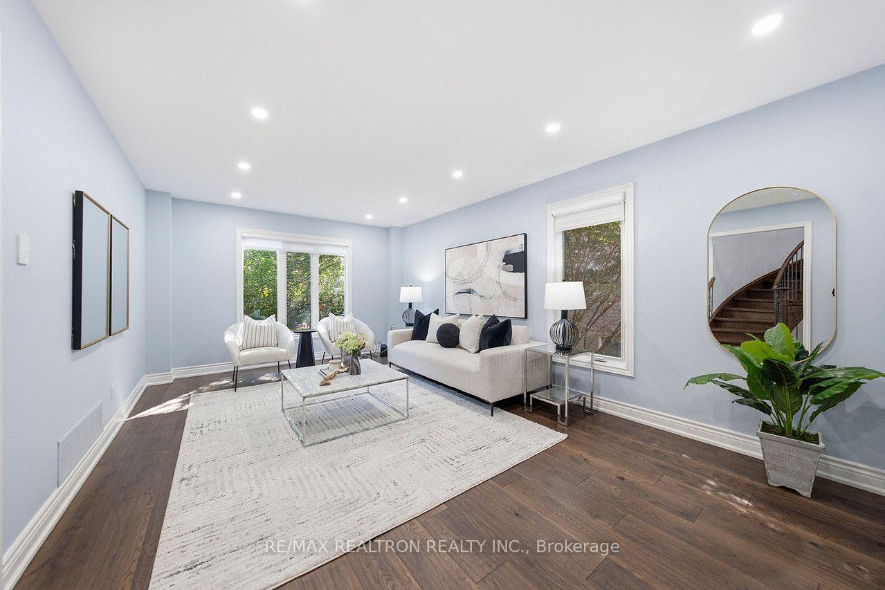 Photo 24 of 19 Prince Edward Boulevard, Markham, Thornlea — HOMEH