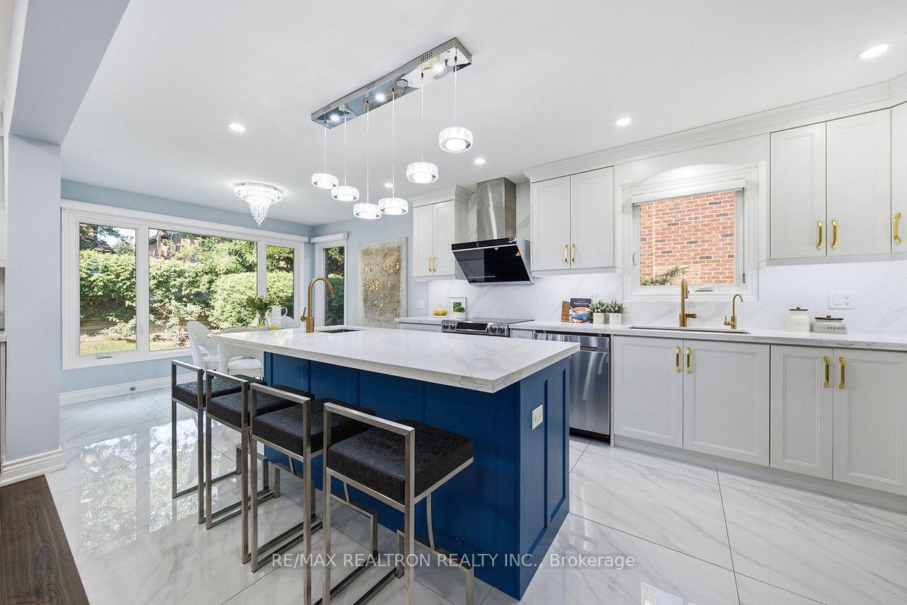 Photo 30 of 19 Prince Edward Boulevard, Markham, Thornlea — HOMEH