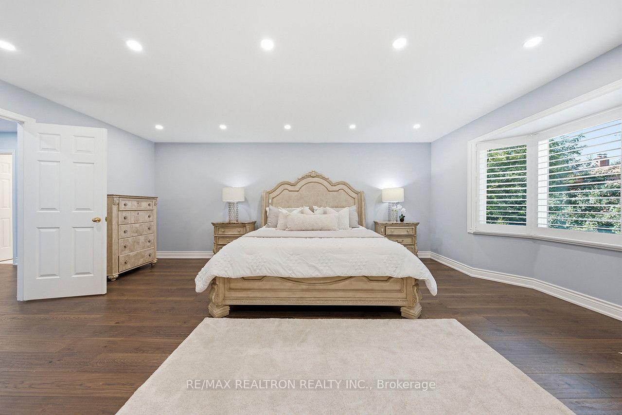 Photo 42 of 19 Prince Edward Boulevard, Markham, Thornlea — HOMEH