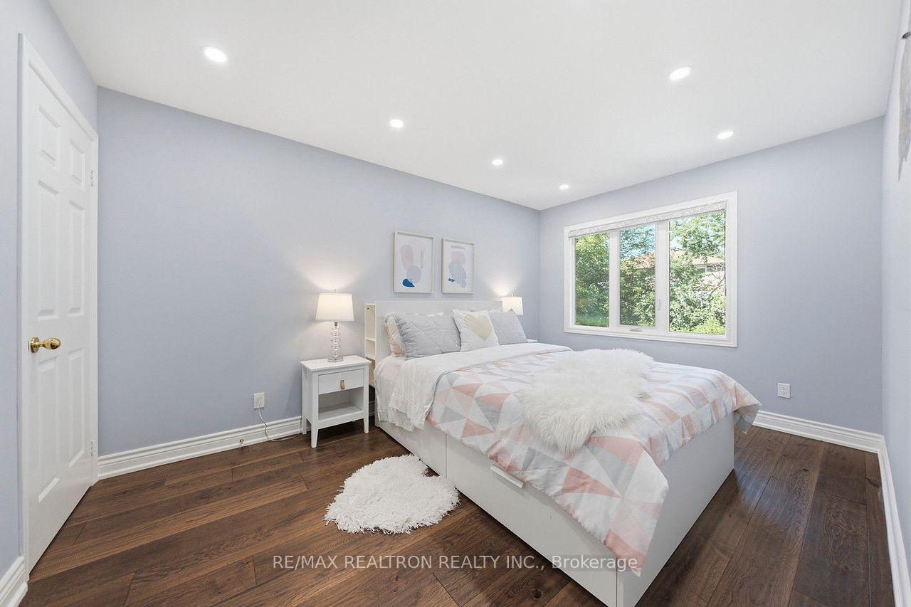 Photo 45 of 19 Prince Edward Boulevard, Markham, Thornlea — HOMEH