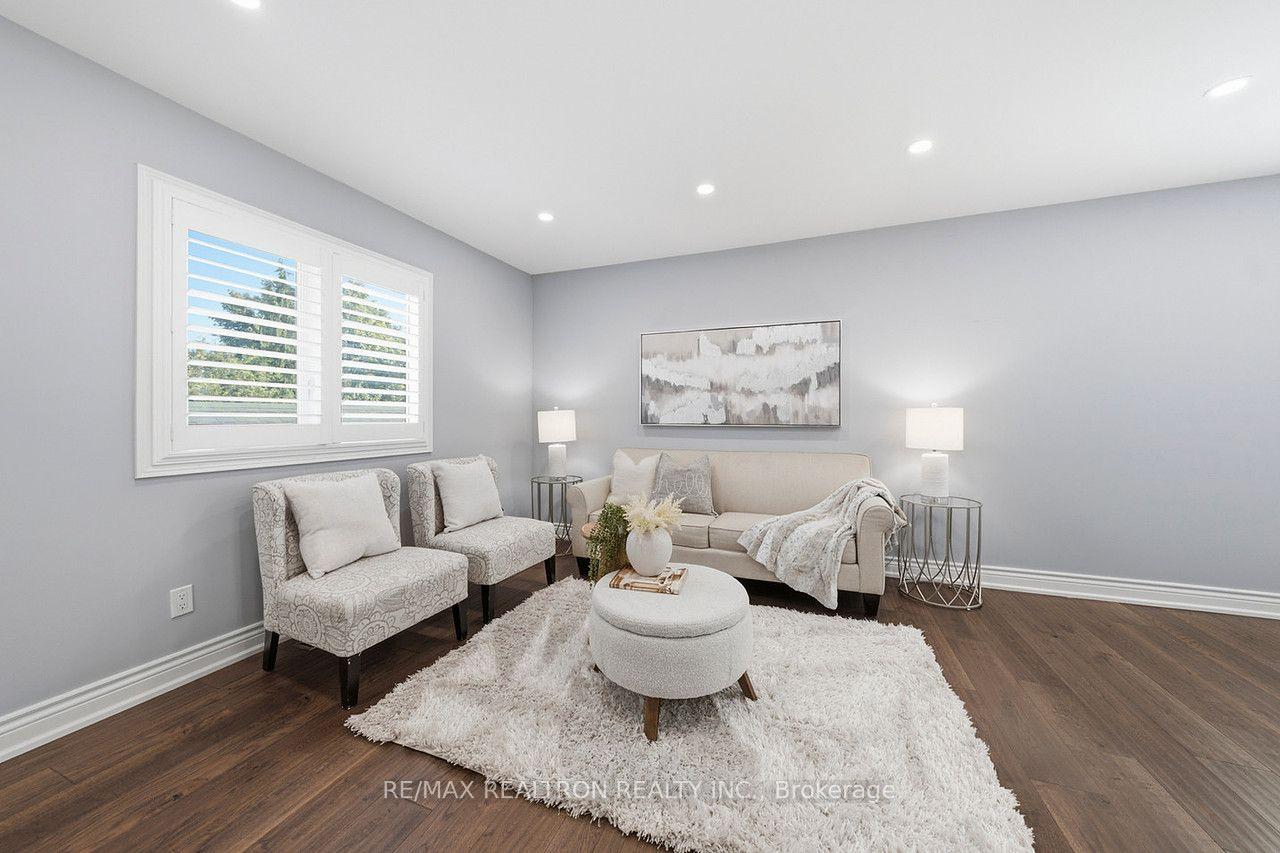 Photo 53 of 19 Prince Edward Boulevard, Markham, Thornlea — HOMEH