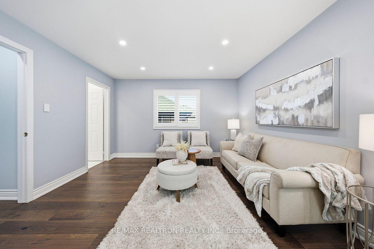Photo 55 of 19 Prince Edward Boulevard, Markham, Thornlea — HOMEH