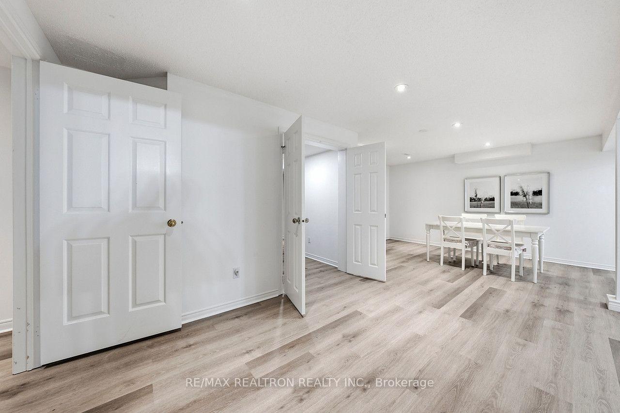 Photo 68 of 19 Prince Edward Boulevard, Markham, Thornlea — HOMEH