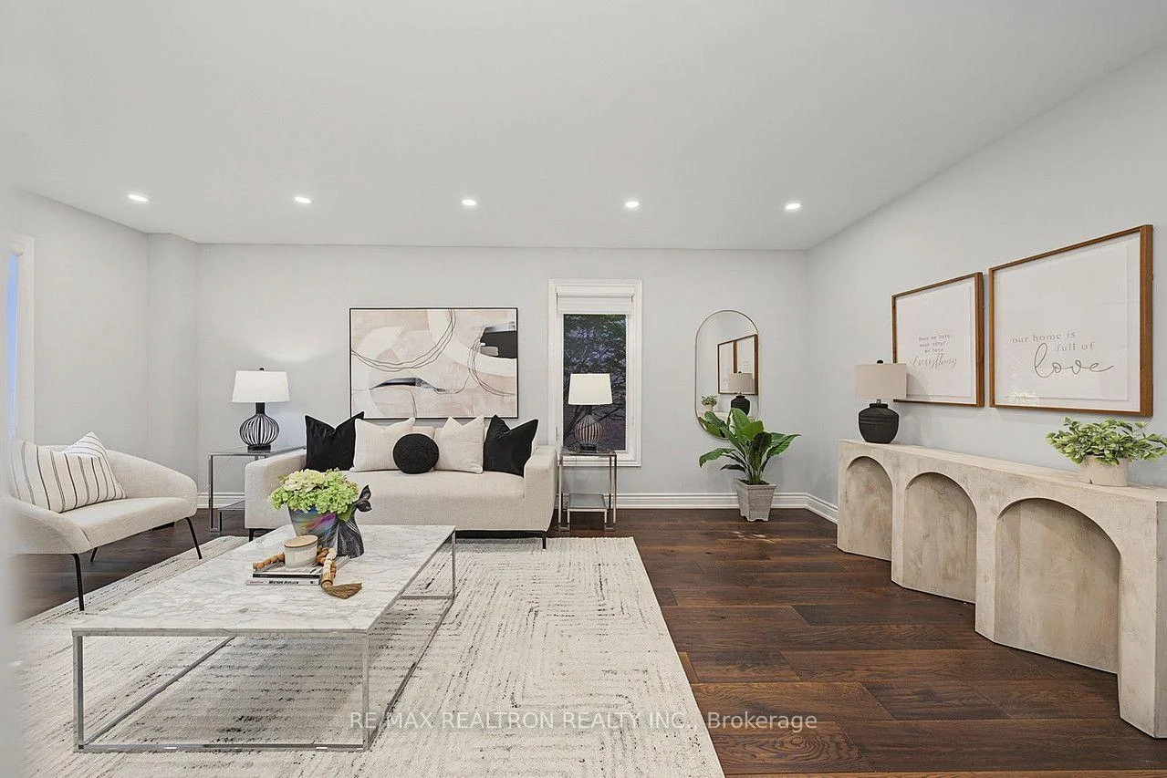 Photo 12 of 19 Prince Edward Boulevard, Markham, Thornlea — HOMEH