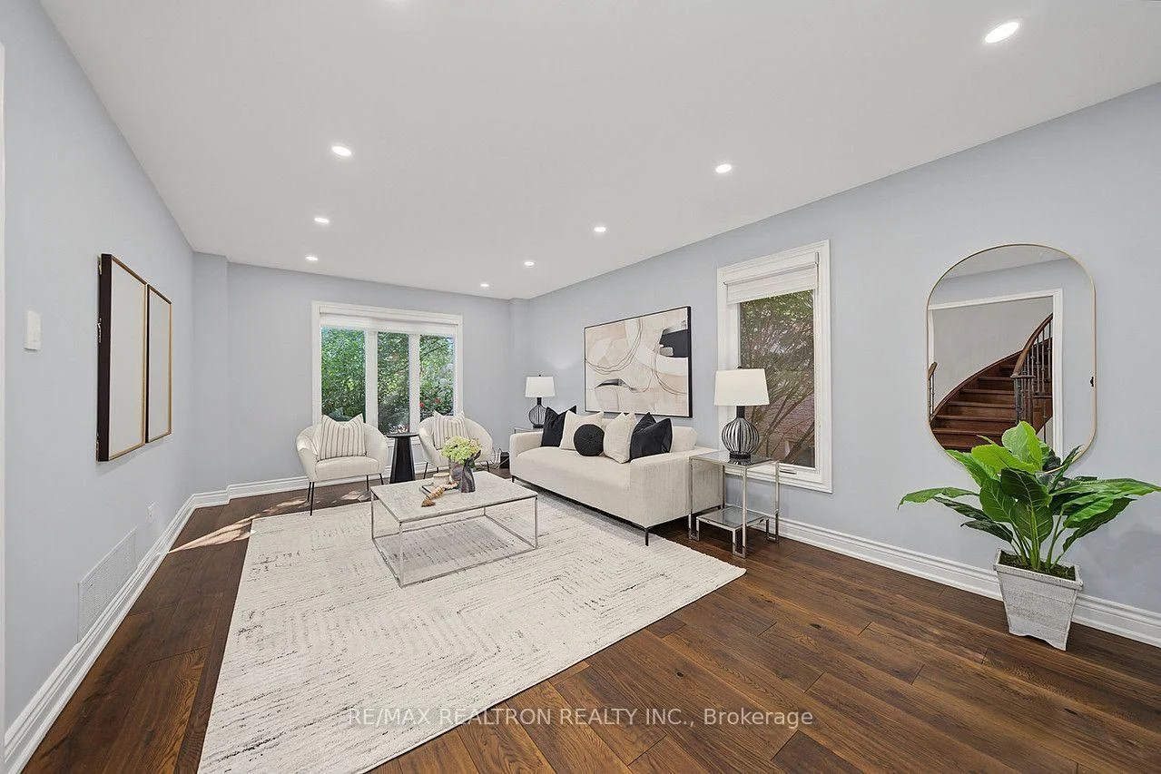Photo 13 of 19 Prince Edward Boulevard, Markham, Thornlea — HOMEH