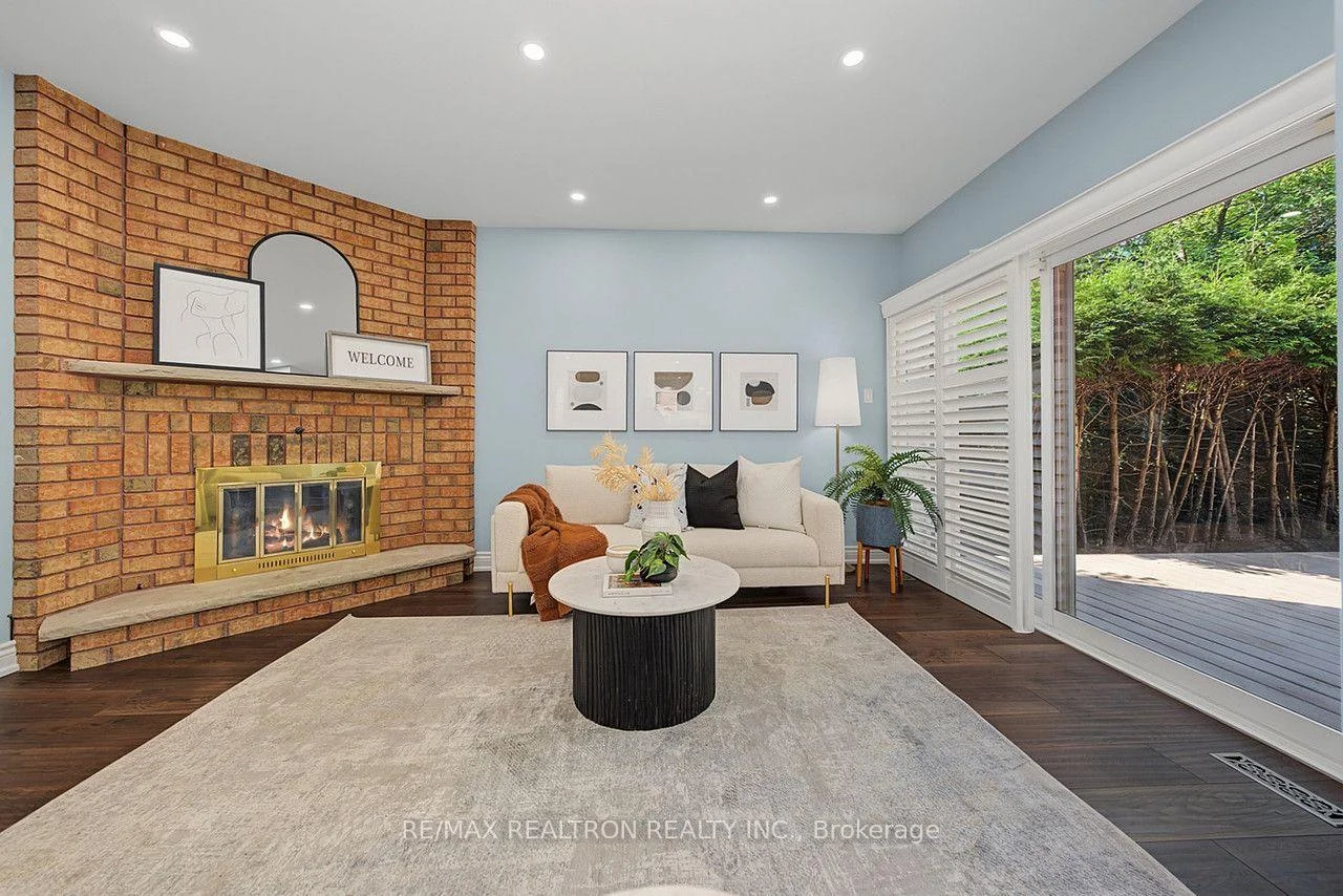 Photo 15 of 19 Prince Edward Boulevard, Markham, Thornlea — HOMEH