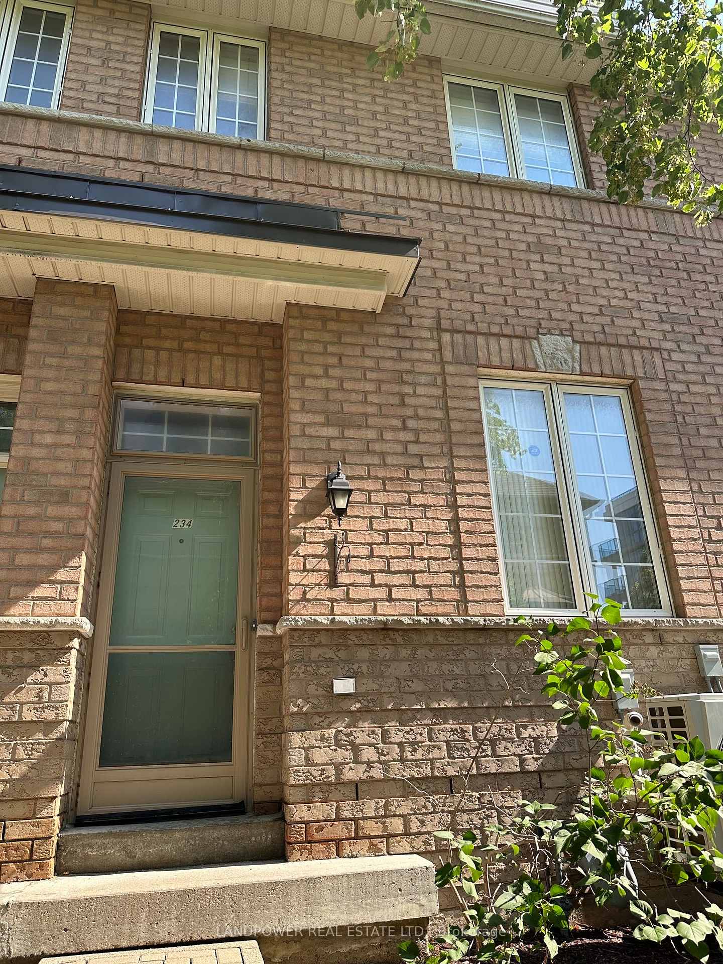 Photo 1 of Unit 234, 23 observatory Lane, Richmond Hill, Observatory — HOMEH