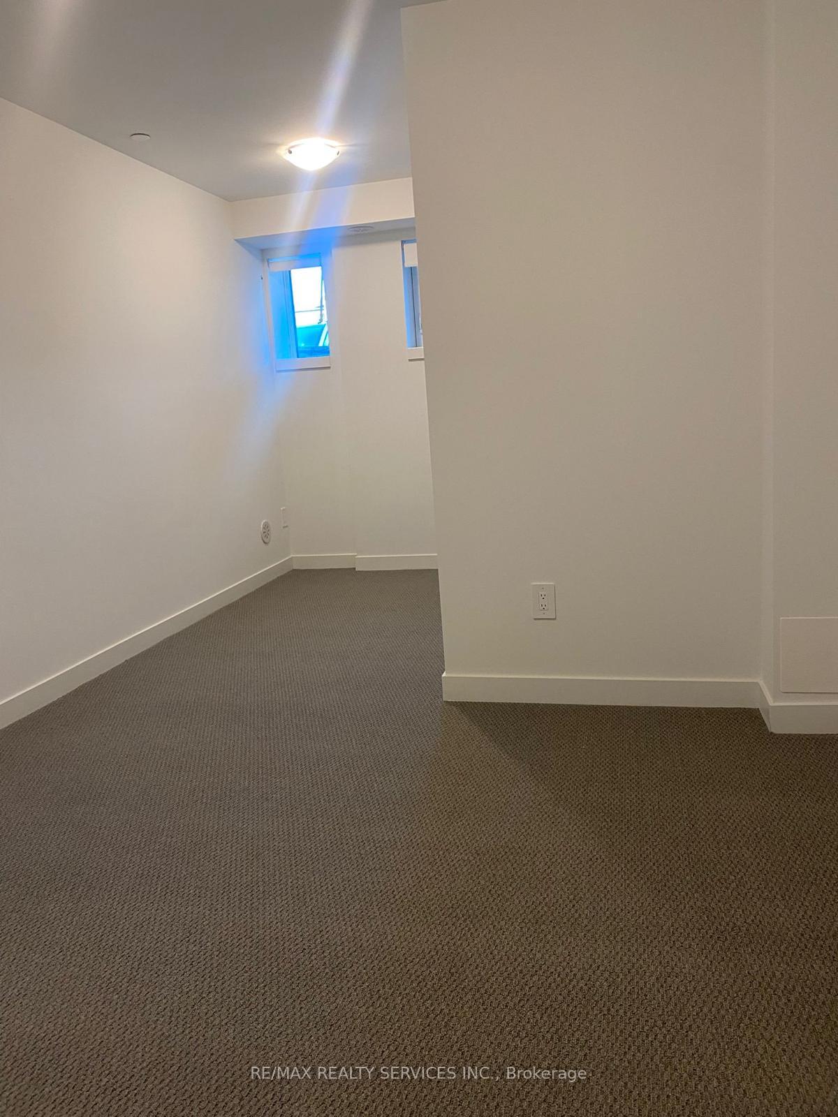 Photo 13 of Unit 5, 5 Romily Avenue, Brampton, Northwest Brampton — HOMEH